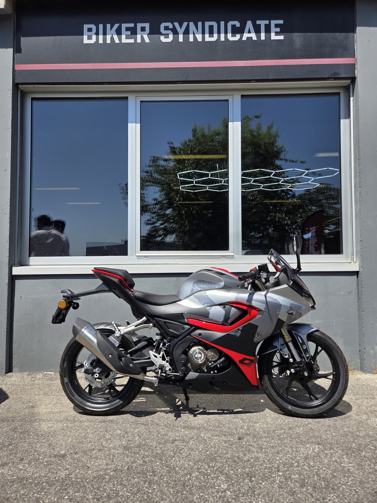 QJ SRK 125 R