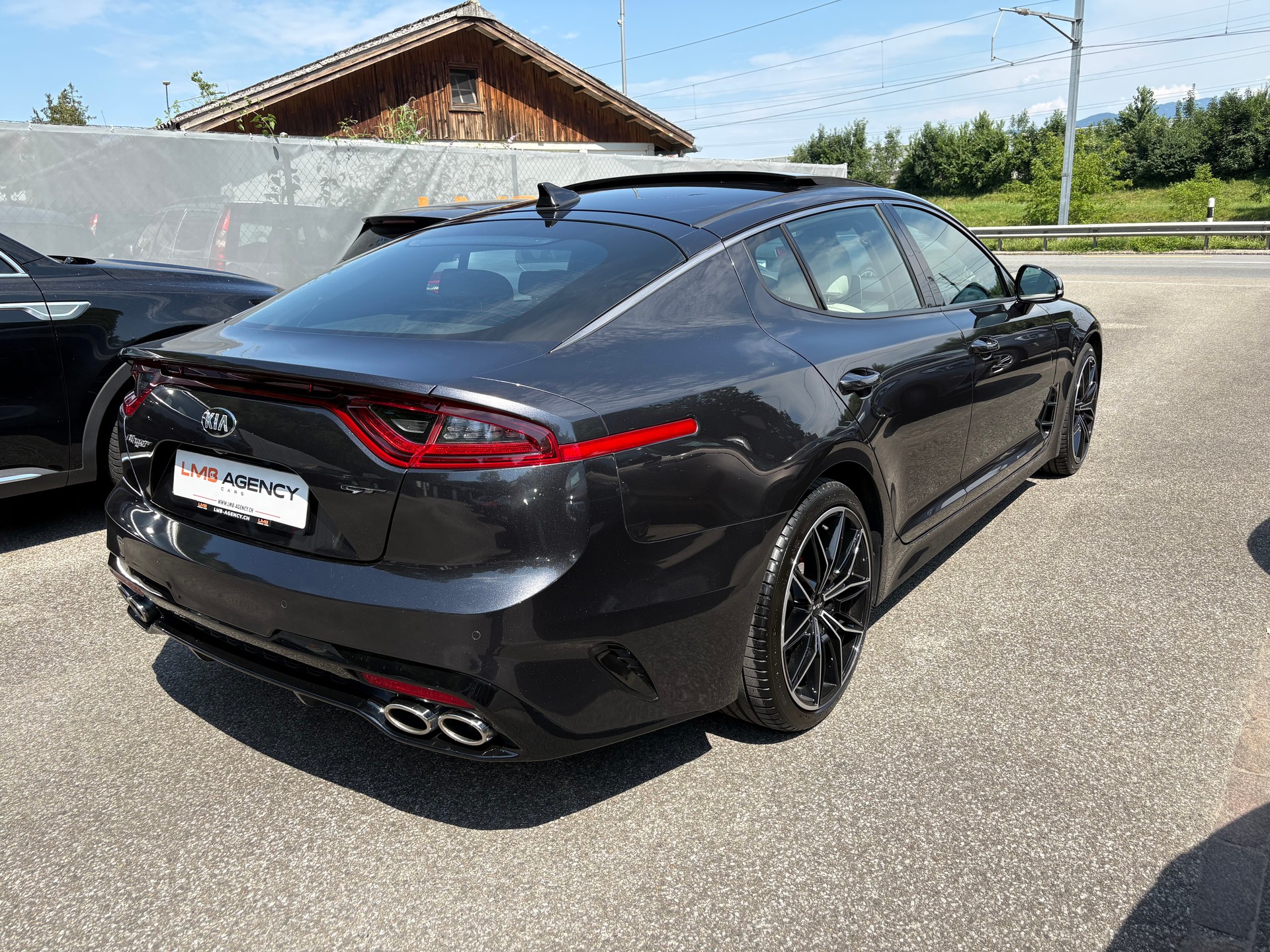 KIA Stinger 3.3 T-GDi GT Automat AWD-image-5