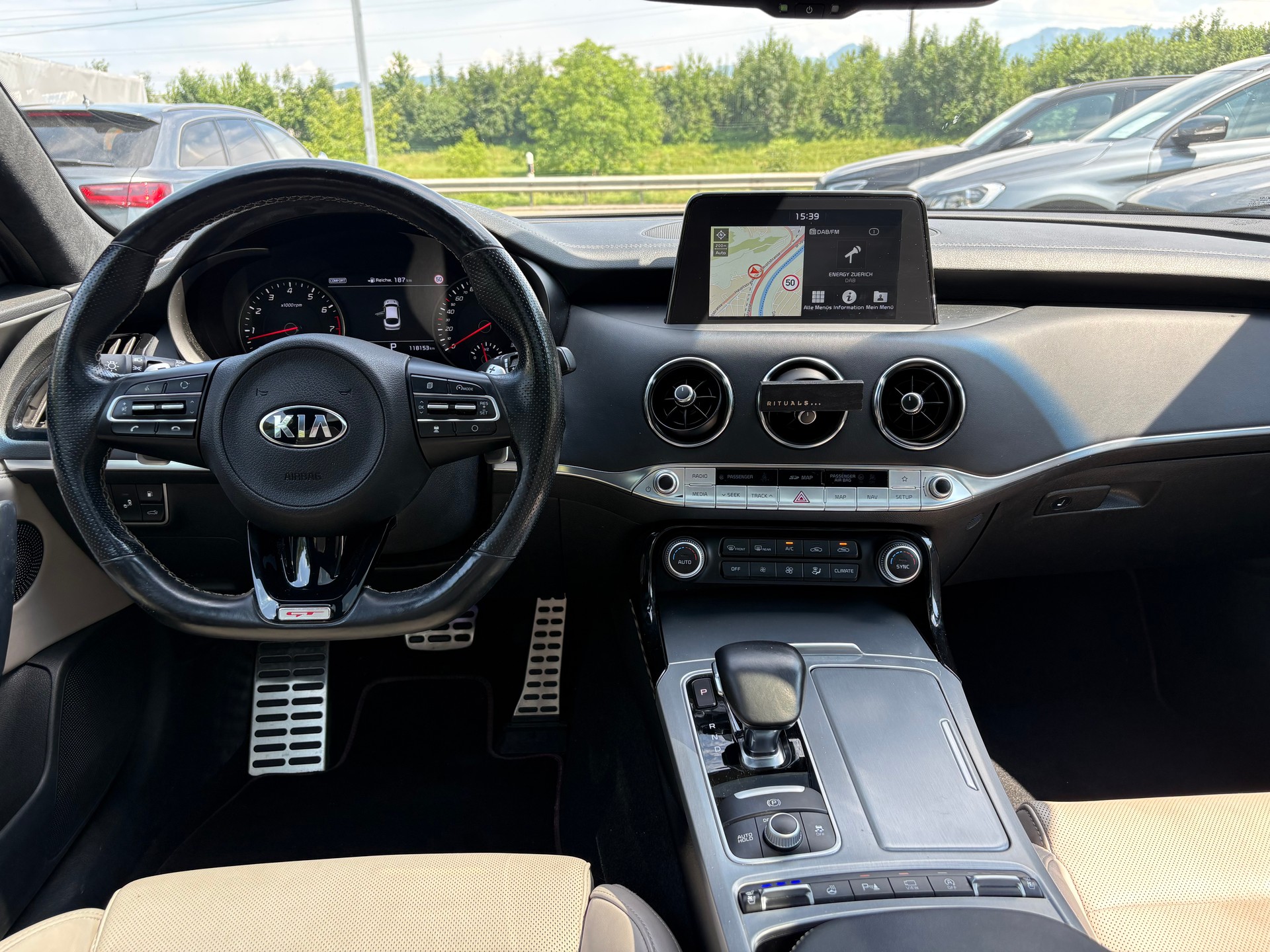 KIA Stinger 3.3 T-GDi GT Automat AWD-image-9