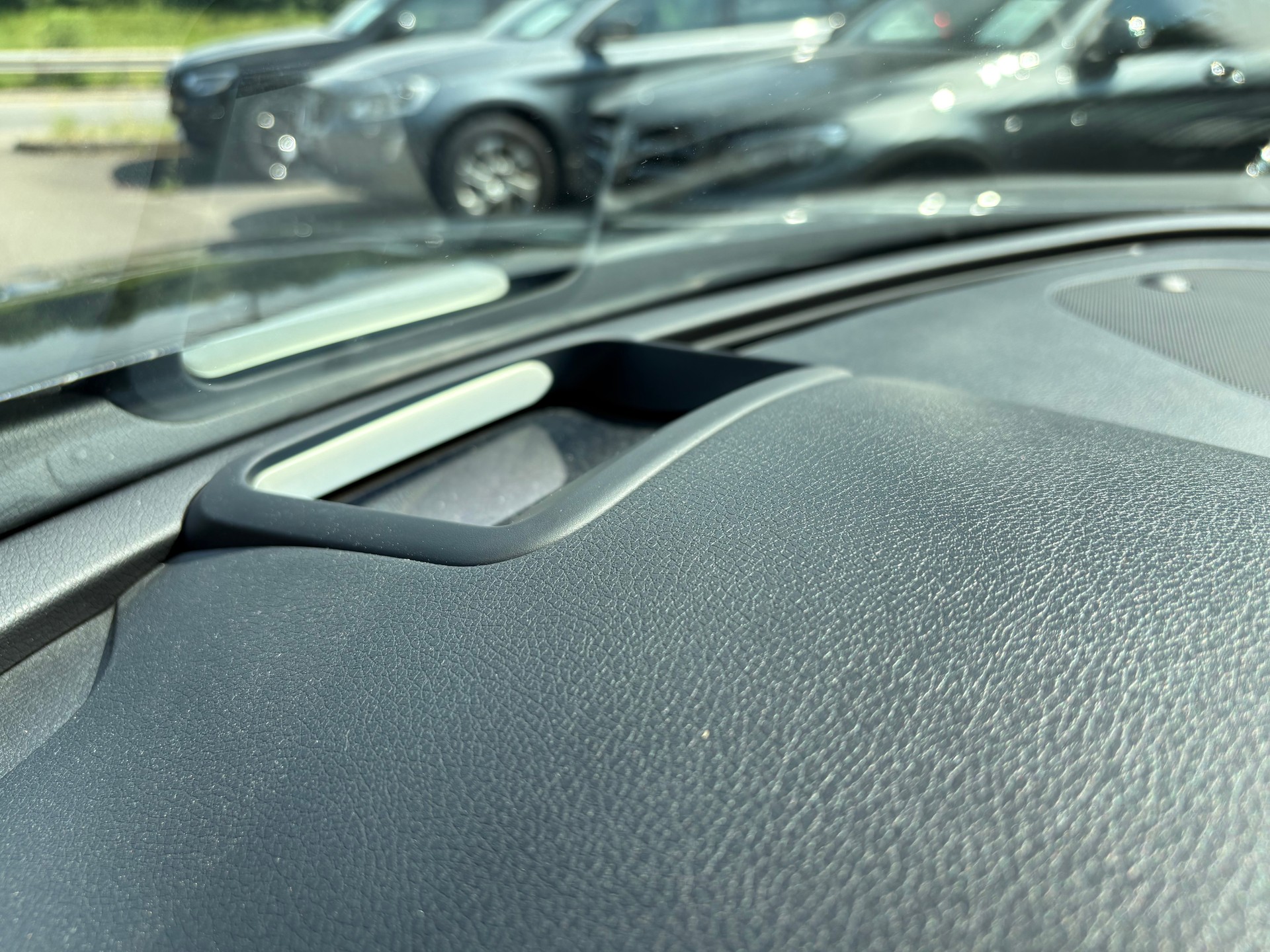 KIA Stinger 3.3 T-GDi GT Automat AWD-image-12