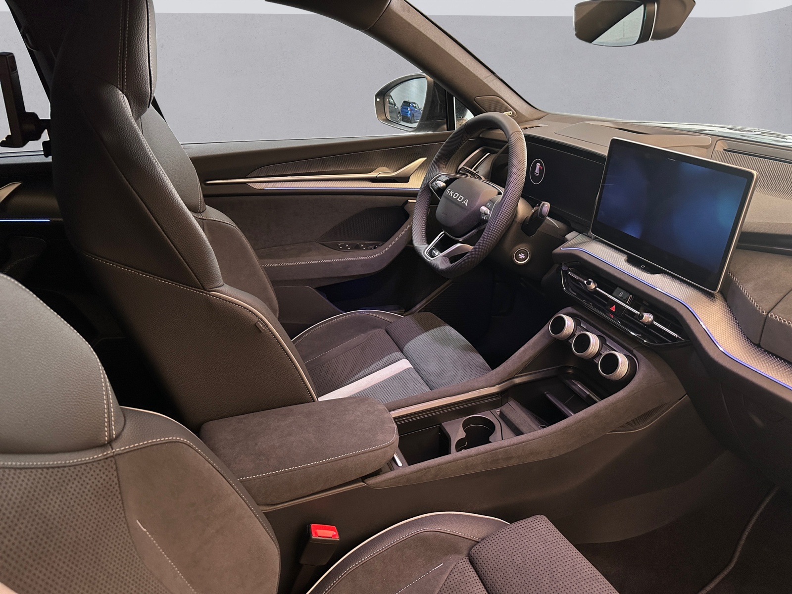 SKODA Kodiaq 1.5 TSI PHEV Sportline-image-12
