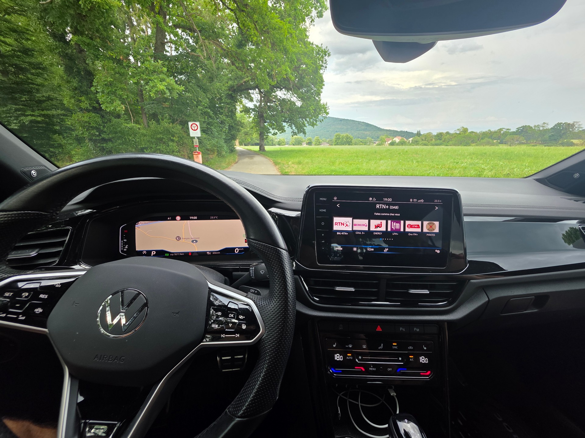 VW 1.5 TSI R-Line DSG-image-3