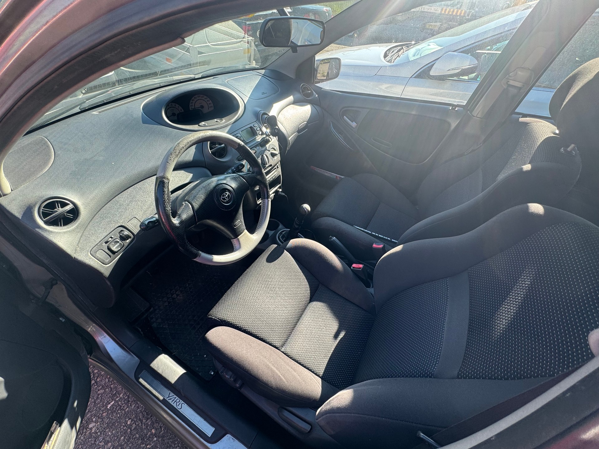 TOYOTA Yaris 1.5 TS-image-12
