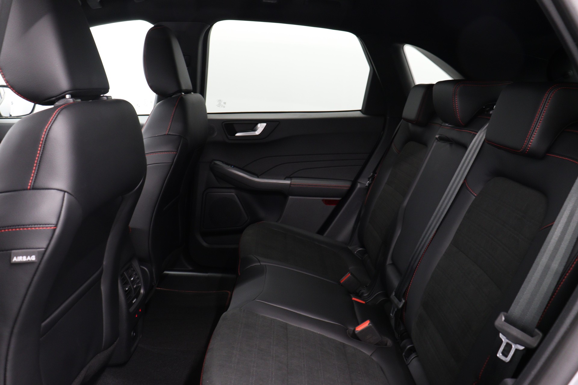 FORD Kuga 2.5 Plug-in Hybrid ST-Line-image-10
