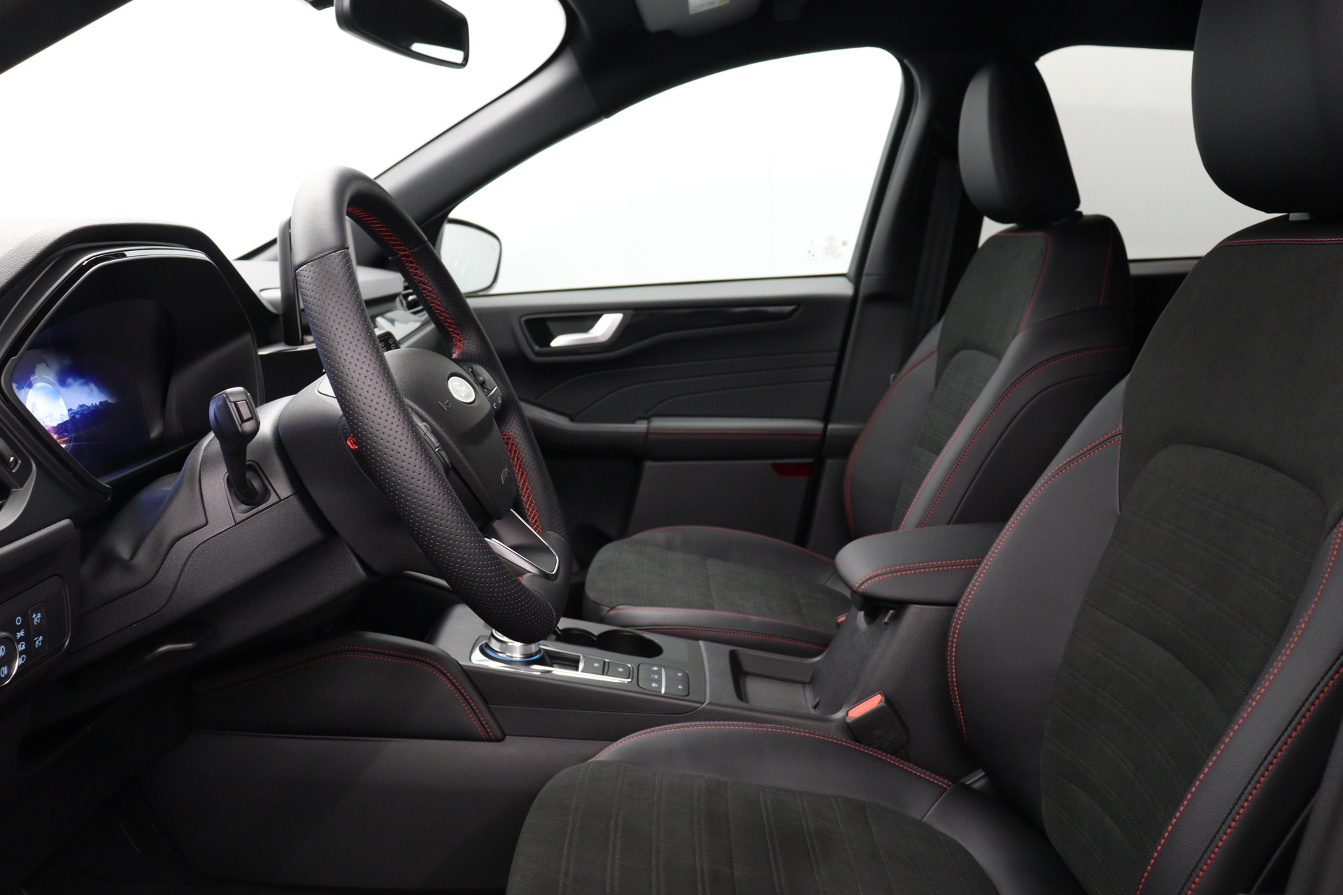 FORD Kuga 2.5 Plug-in Hybrid ST-Line-image-5
