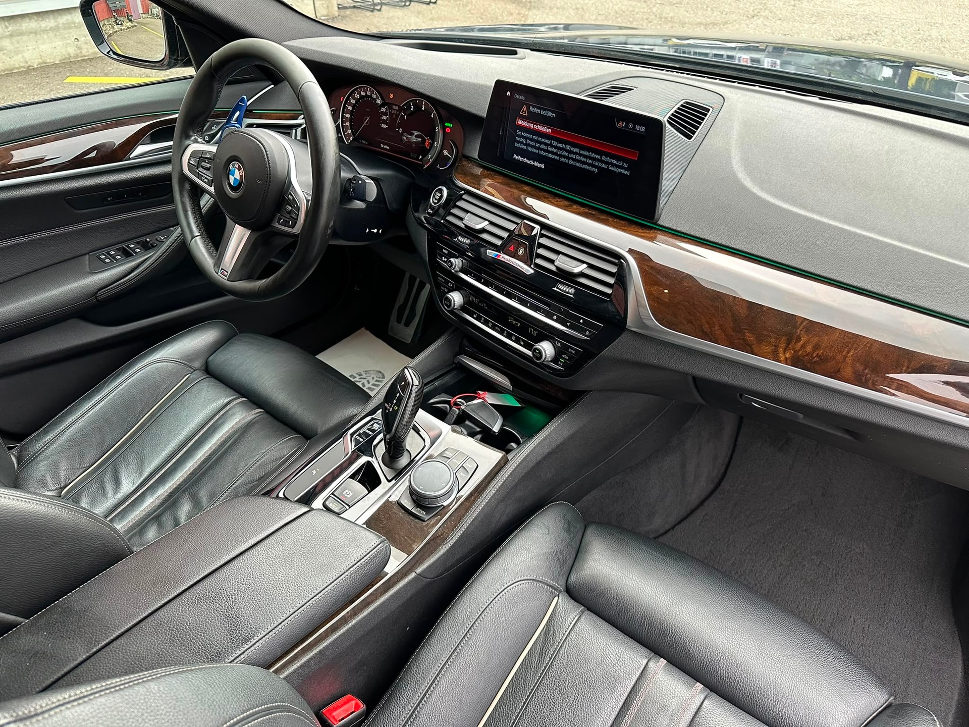 BMW 530i xDrive Steptronic-image-19