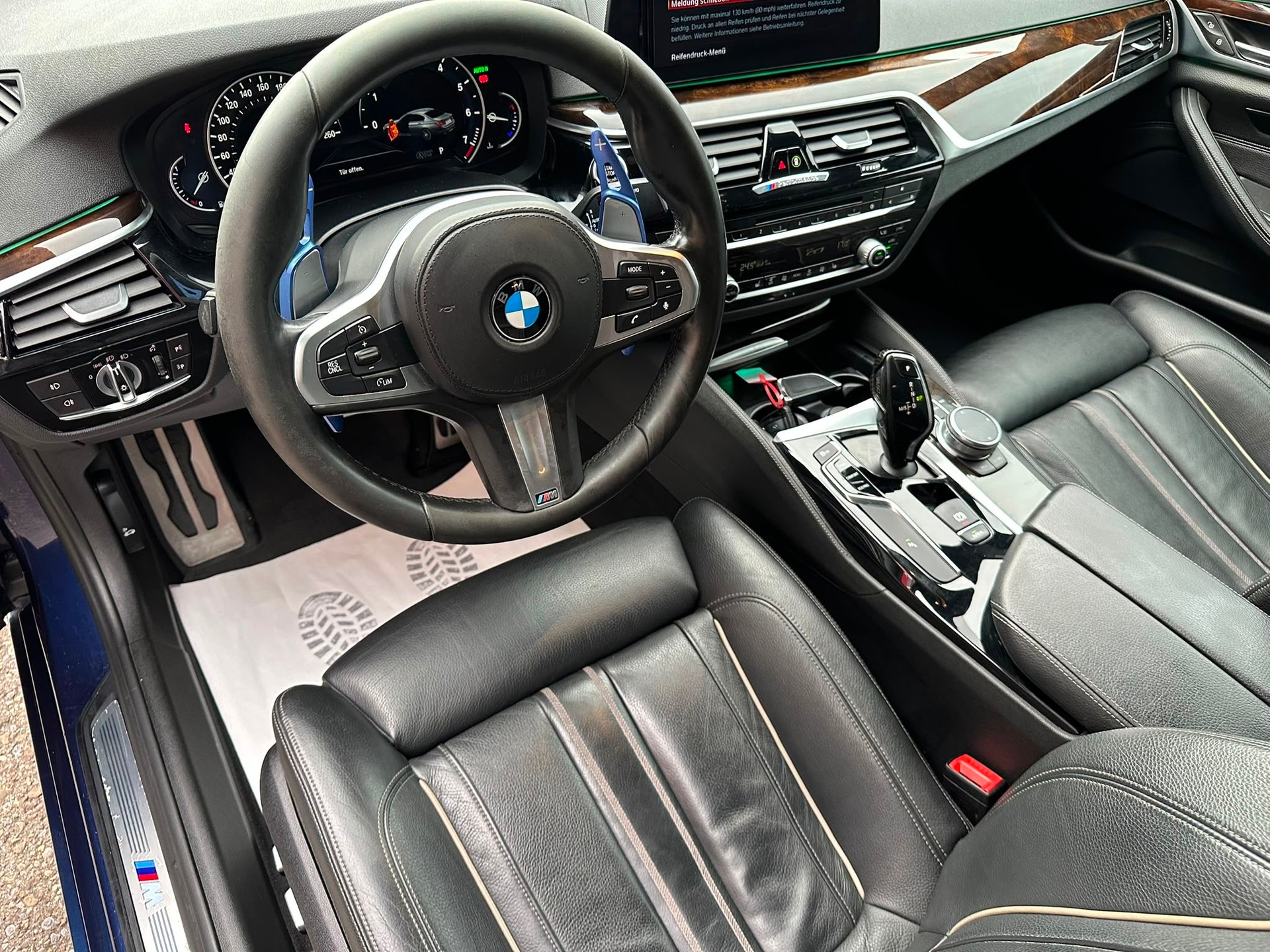 BMW 530i xDrive Steptronic-image-13