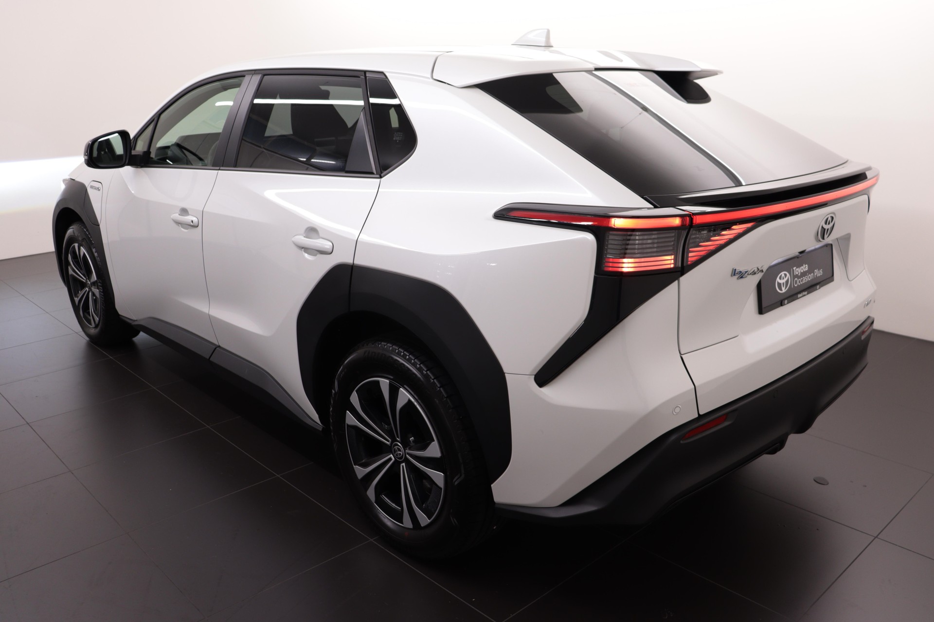 TOYOTA bZ4X Style AWD-image-6