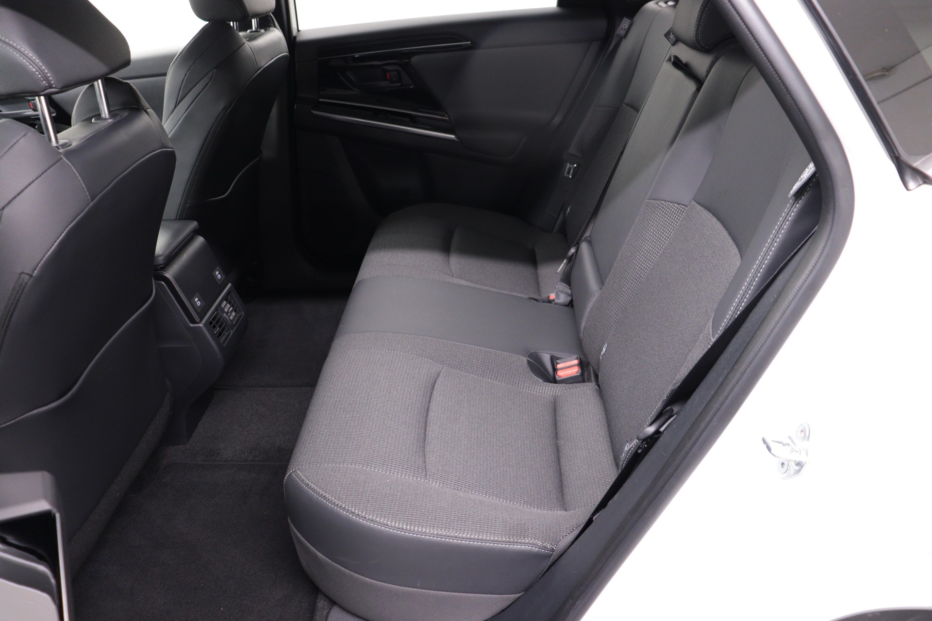 TOYOTA bZ4X Style AWD-image-7