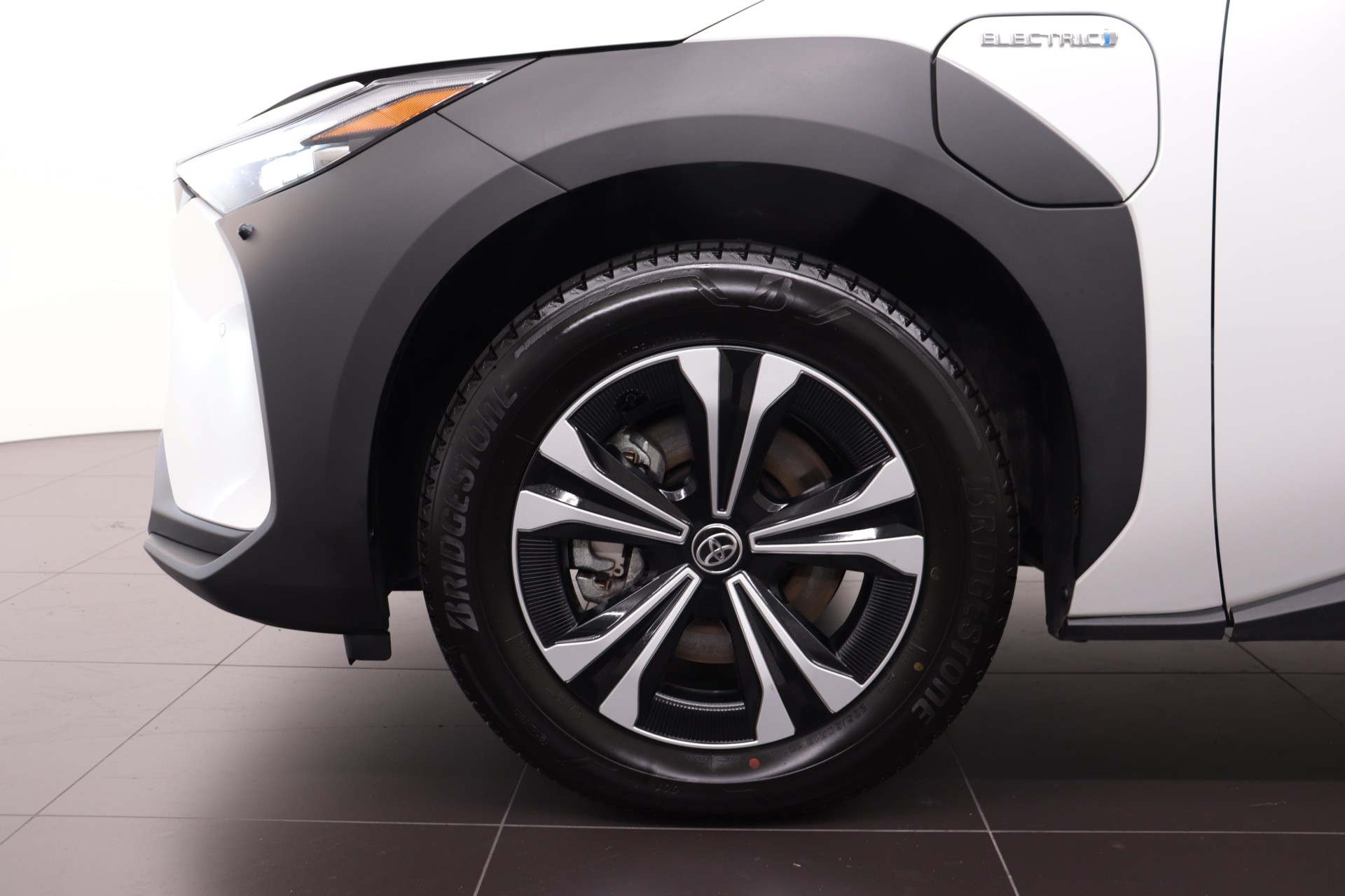 TOYOTA bZ4X Style AWD-image-9