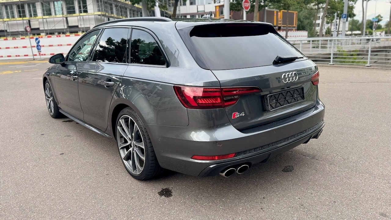 AUDI 3.0 V6 TFSI quattro S-Tronic-image-2