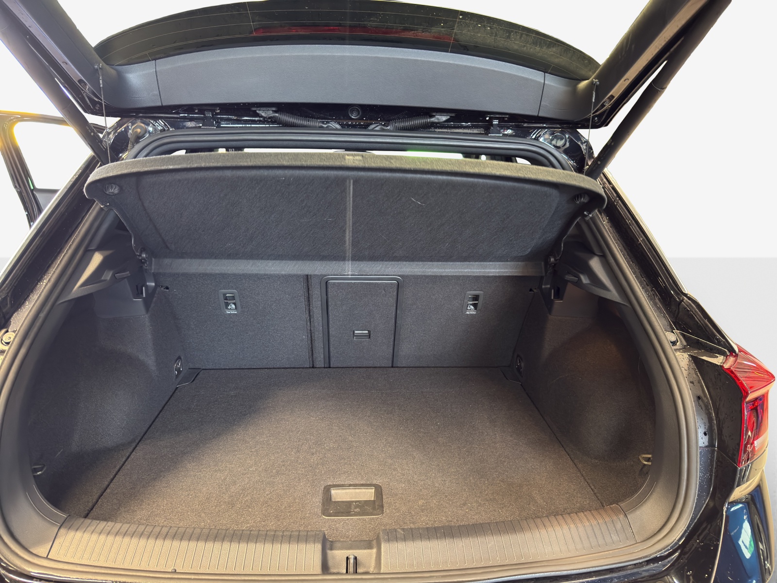 VW T-Roc 1.5 TSI EVO R-Line DSG-image-12