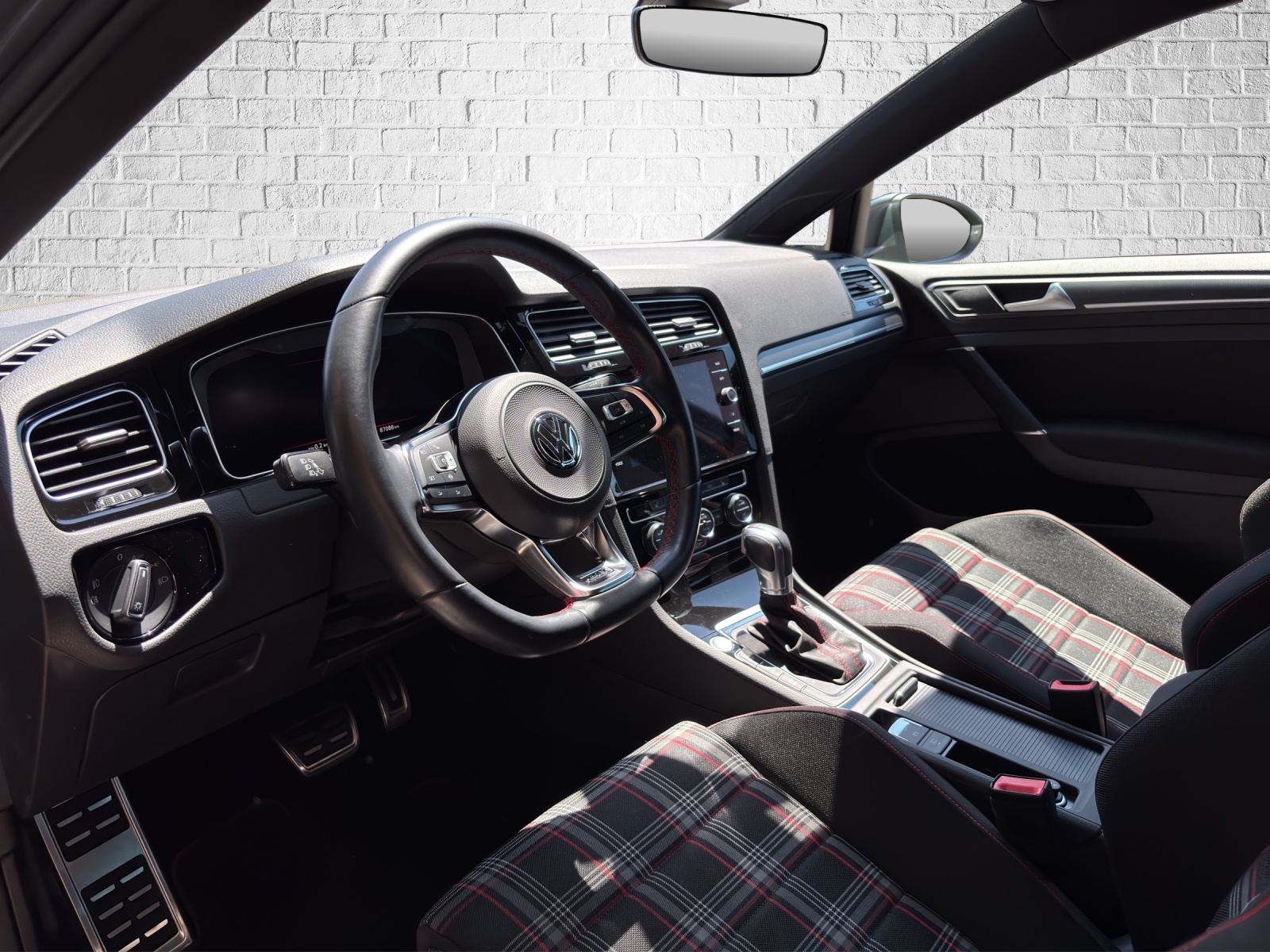 VW Golf 2.0 TSI GTI Performance DSG-image-9
