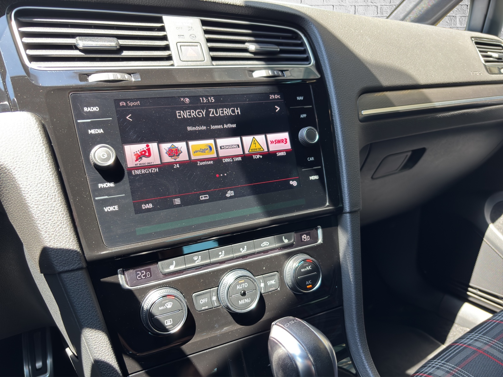 VW Golf 2.0 TSI GTI Performance DSG-image-12
