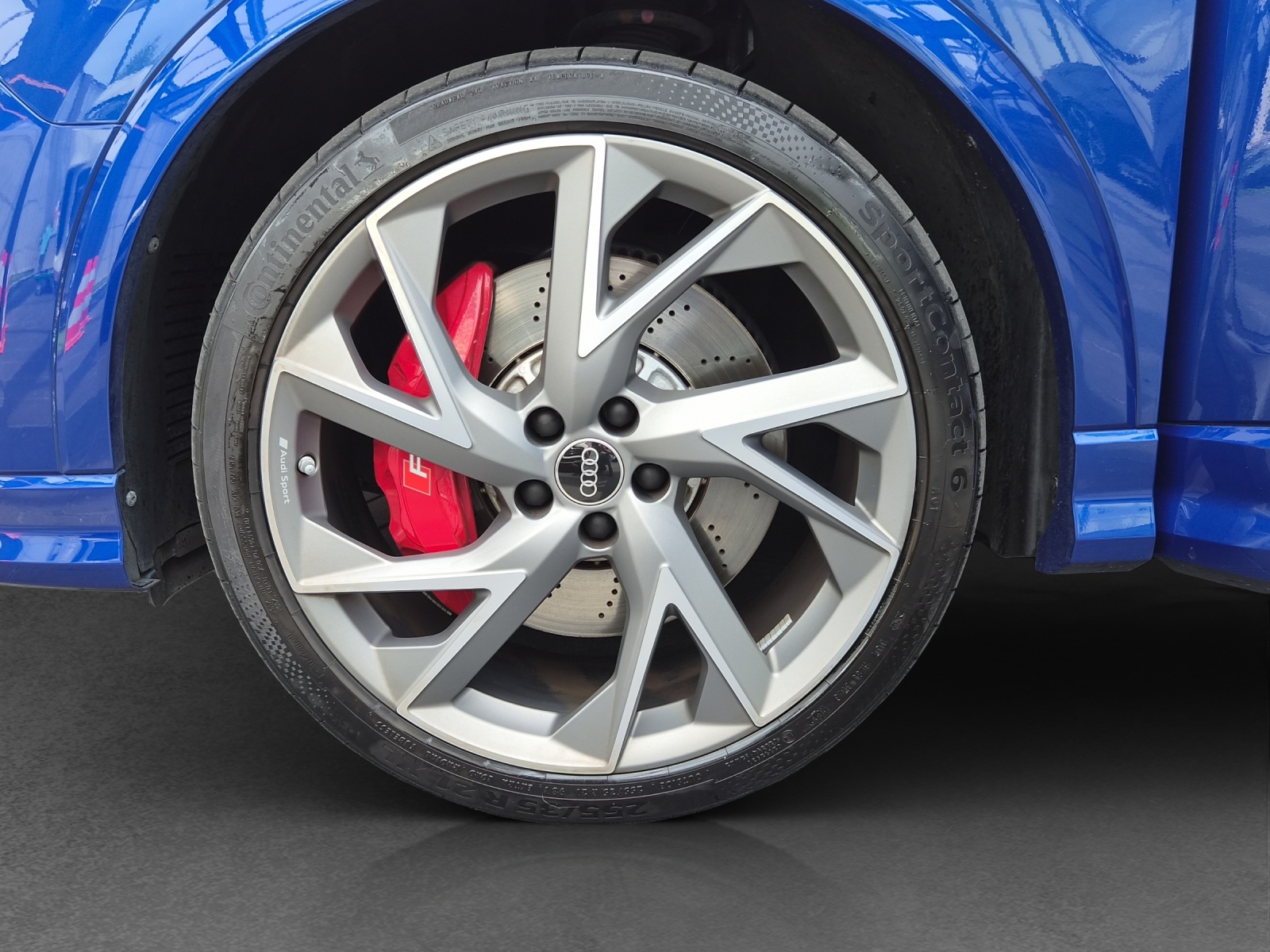 AUDI RS Q3 2.5 TFSI quattro S tronic-image-11