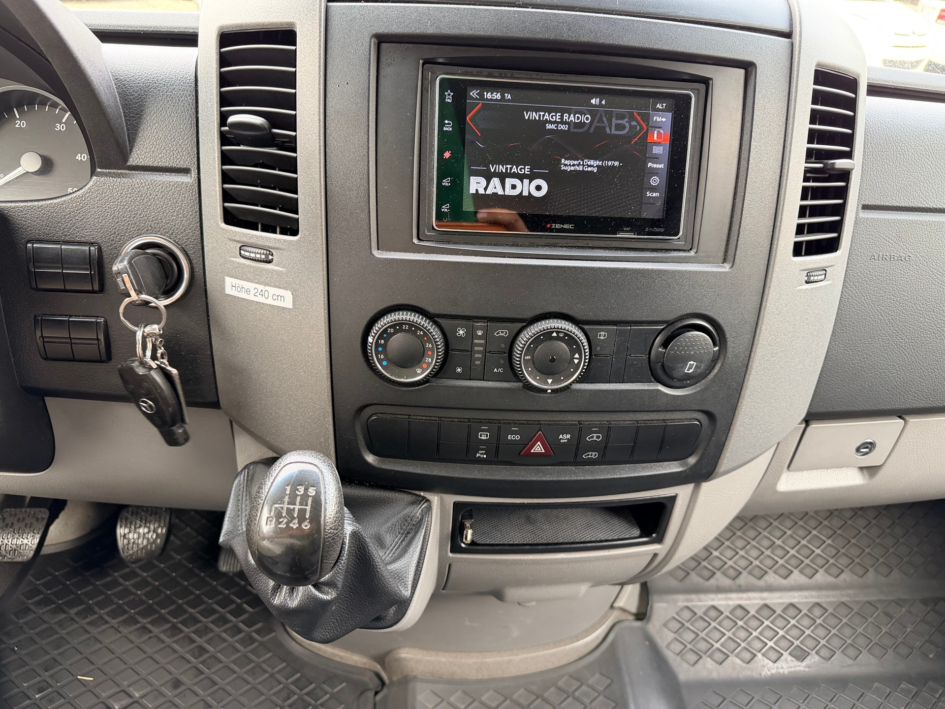 MERCEDES-BENZ Sprinter 216 CDI Kompakt-image-26