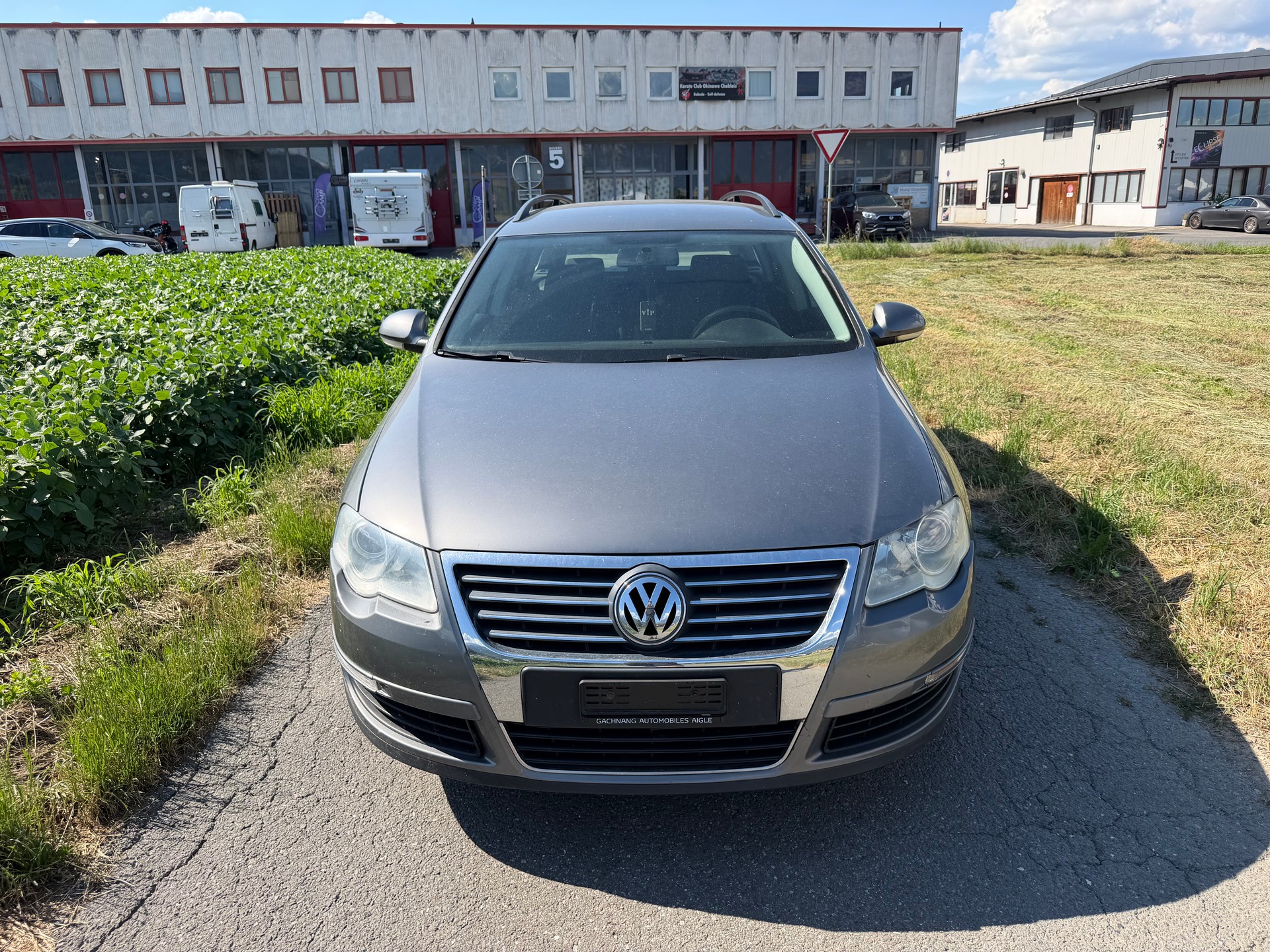 VW Passat Variant 1.8 TSI Sportline Tiptronic-image-2