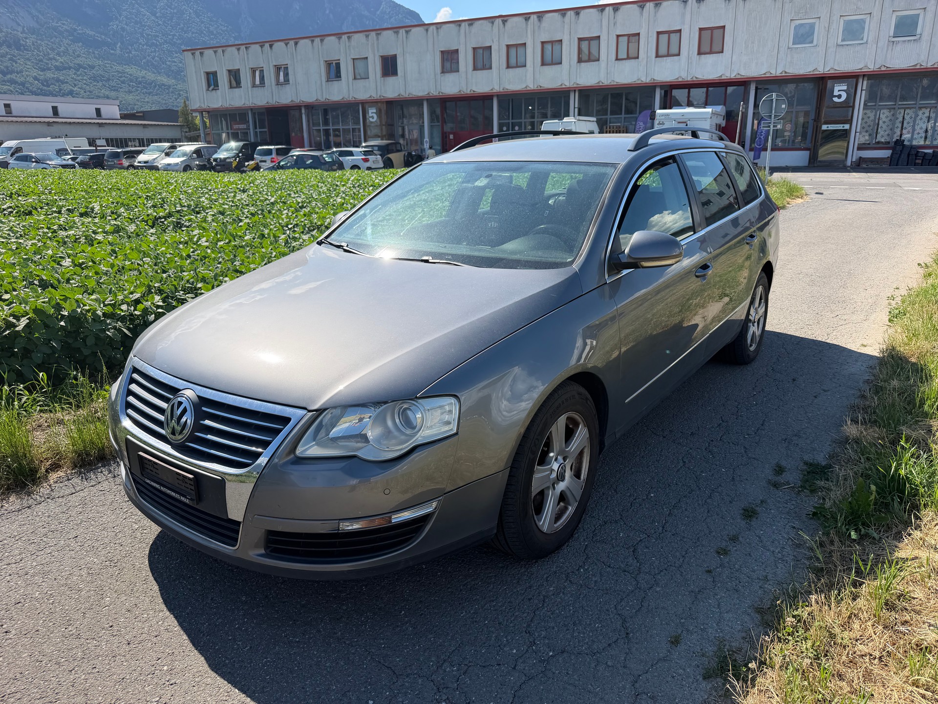 VW Passat Variant 1.8 TSI Sportline Tiptronic-image-0
