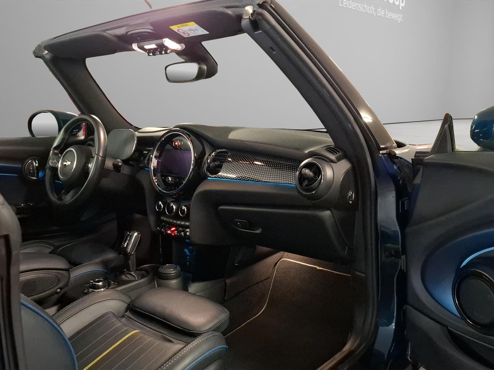 MINI Cabrio F57 1.5i Cooper-image-21