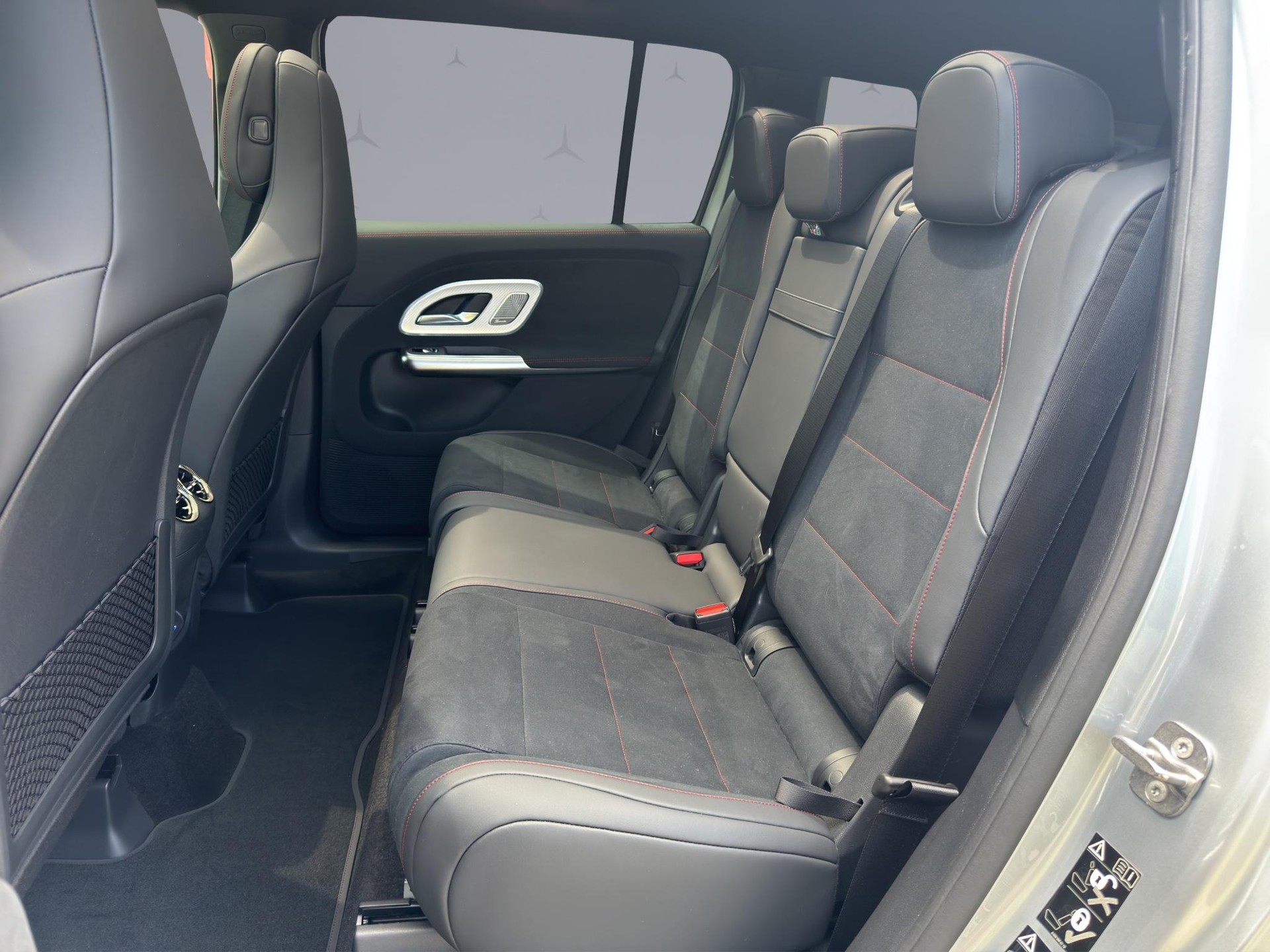 MERCEDES-BENZ GLB 350 4matic-image-12