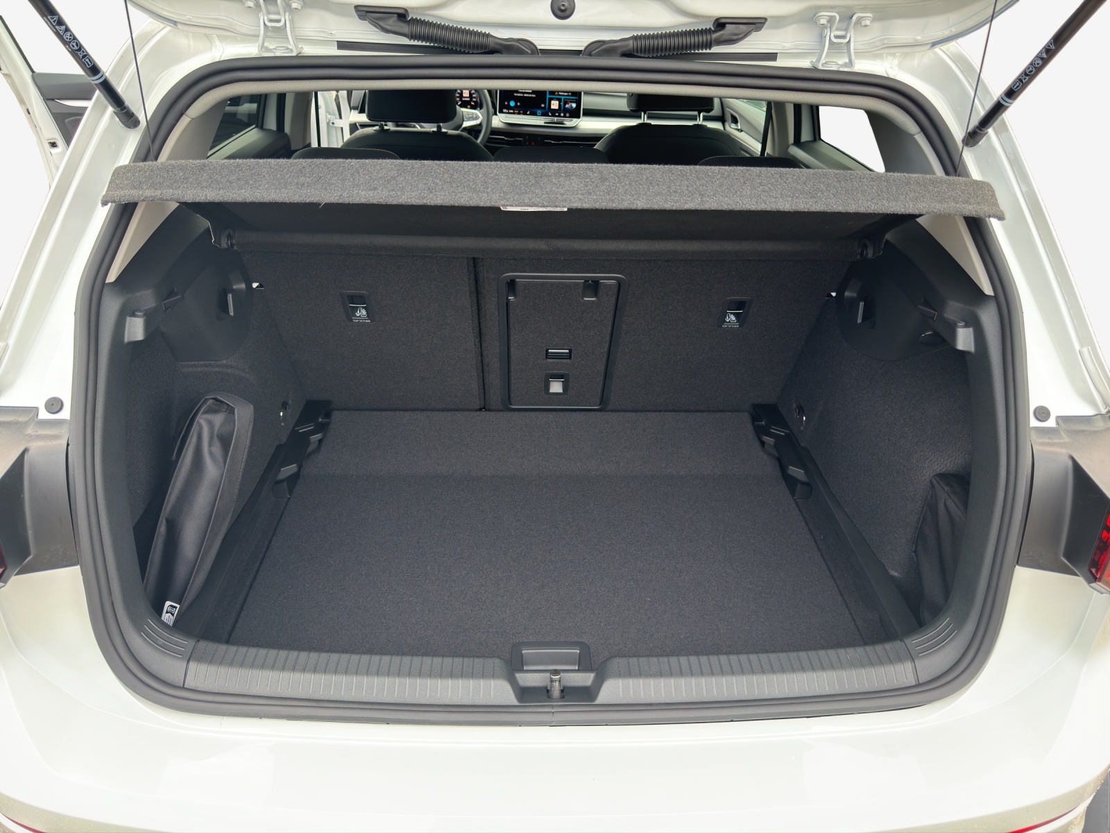 VW Golf UNITED 1.5eTSI 115PS-image-12