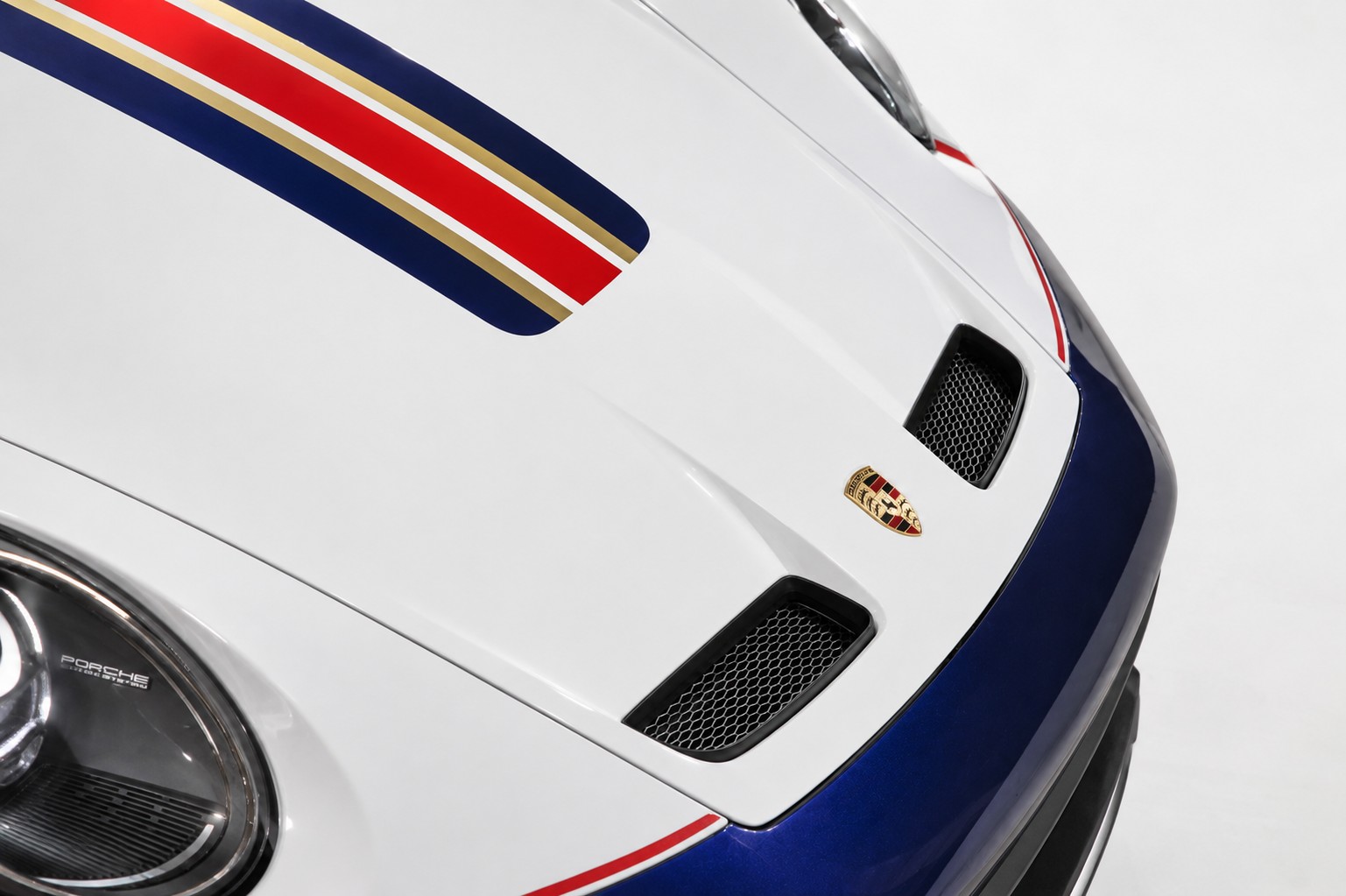 PORSCHE Porsche 911 Coupé 3.0 Dakar ( Limitiert )-image-8