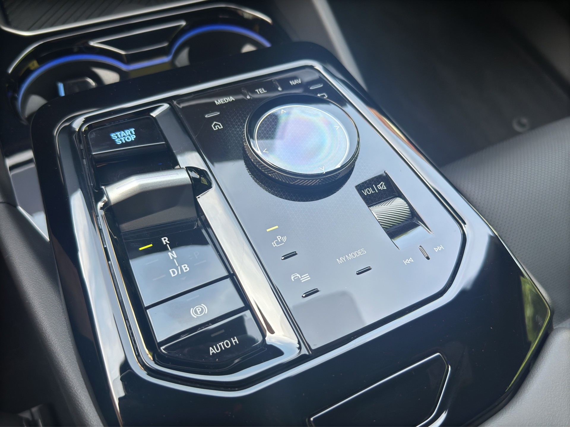 BMW i5 M60 xDrive M Sport Pro (CH) AHK-image-21