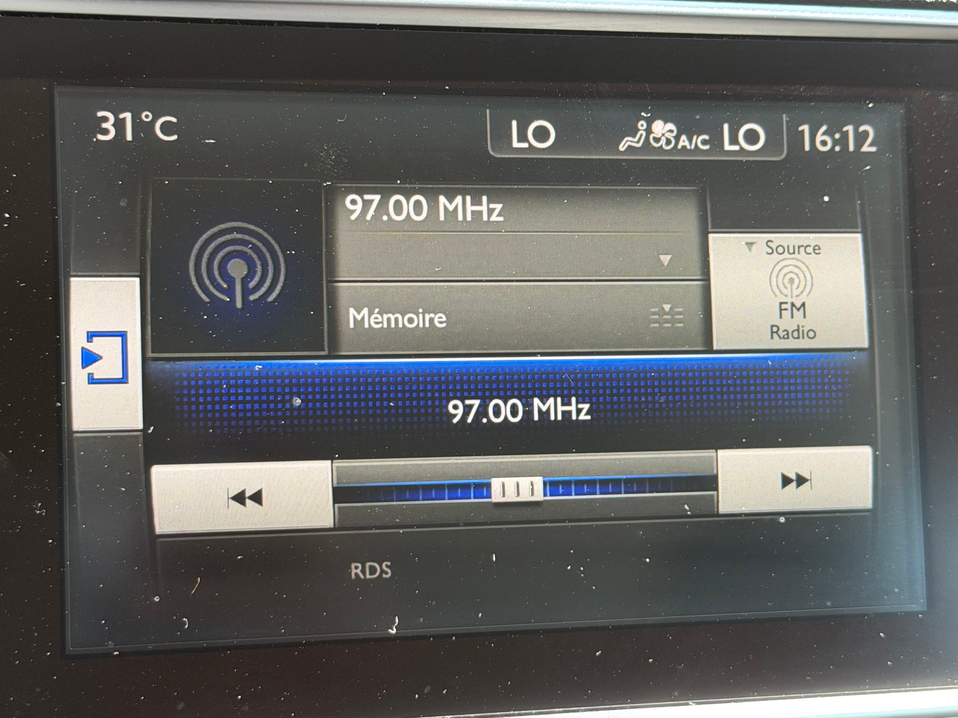 PEUGEOT 308 1.6 e-HDI Allure-image-13
