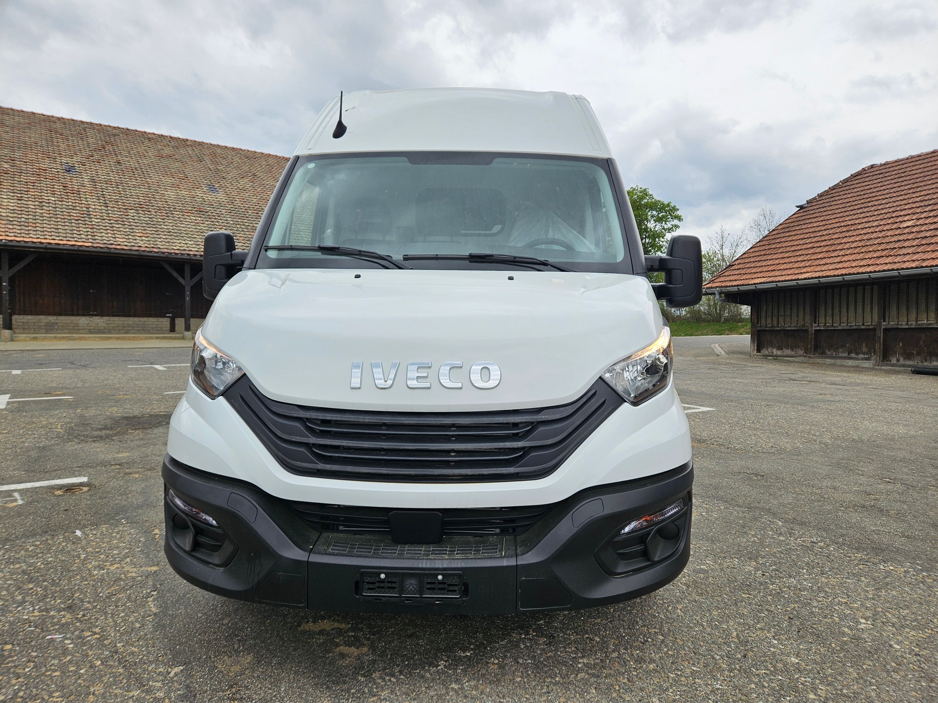 IVECO 35S16V kurz court AUTOMAT 156 ps preis ohne steuer-image-1