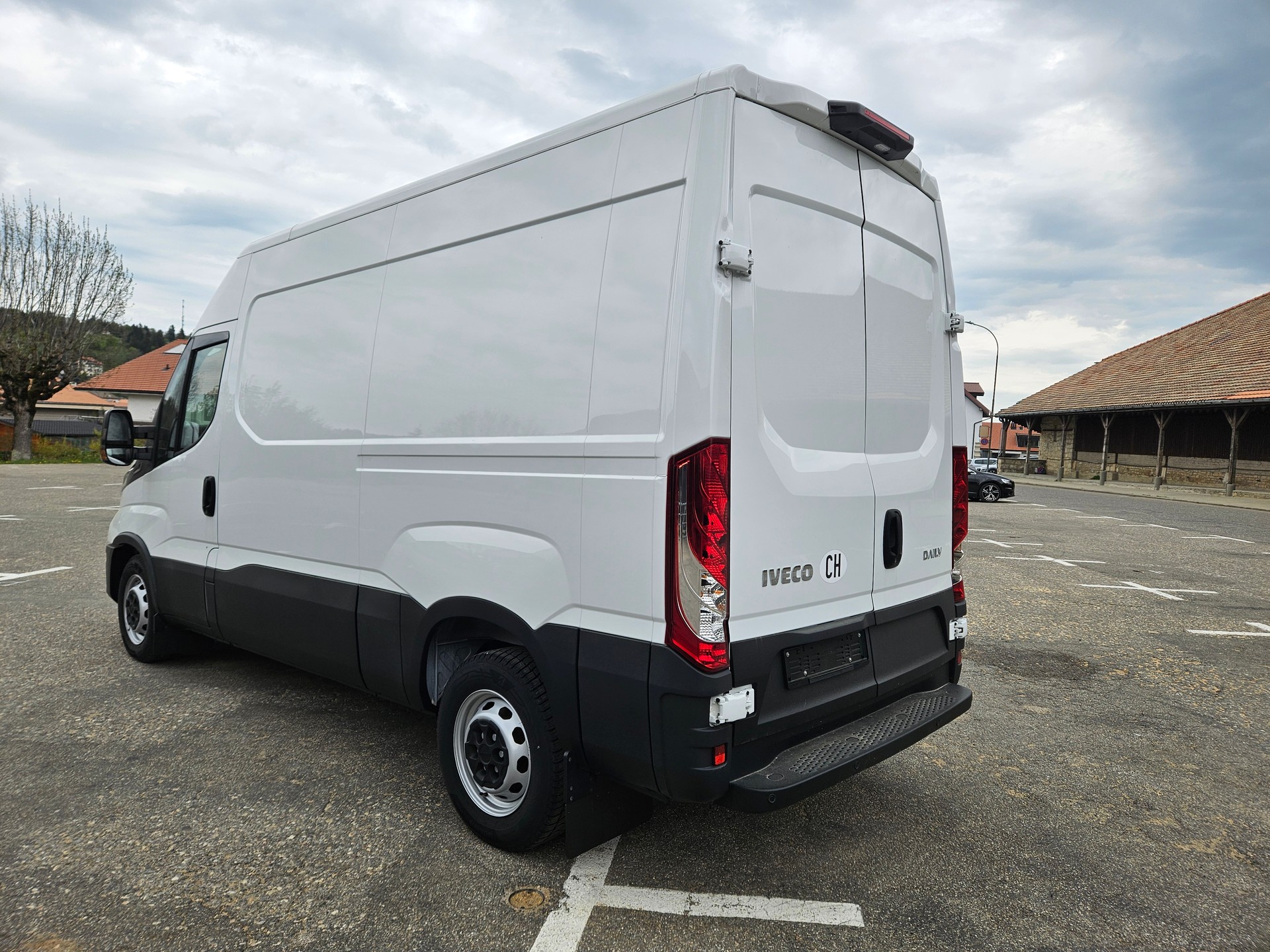 IVECO 35S16V kurz court AUTOMAT 156 ps preis ohne steuer-image-13