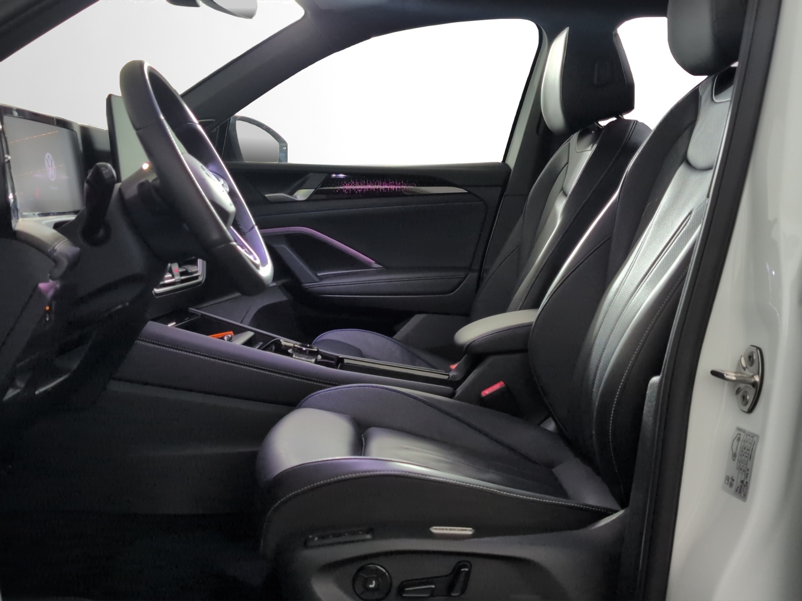 VW Tiguan 2.0 TDI SCR R-Line 4Motion DSG-image-5