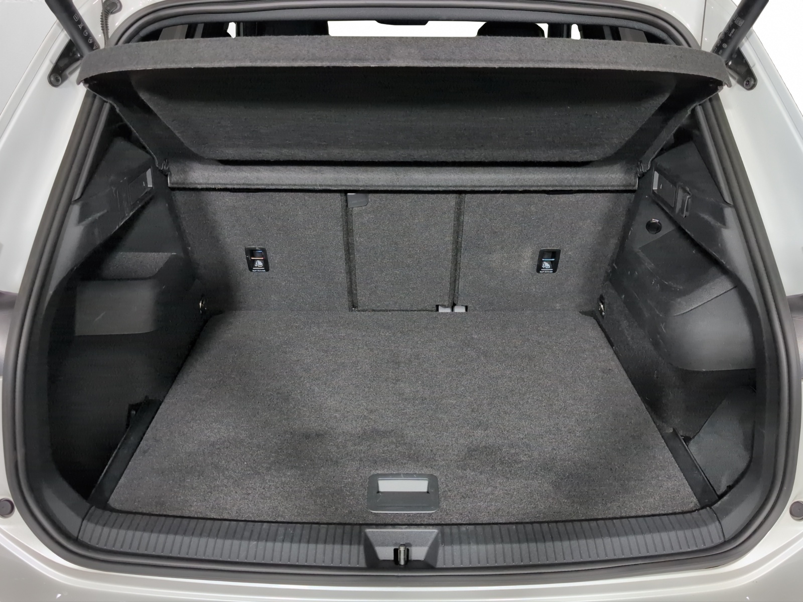 VW Tiguan 2.0 TDI SCR R-Line 4Motion DSG-image-15