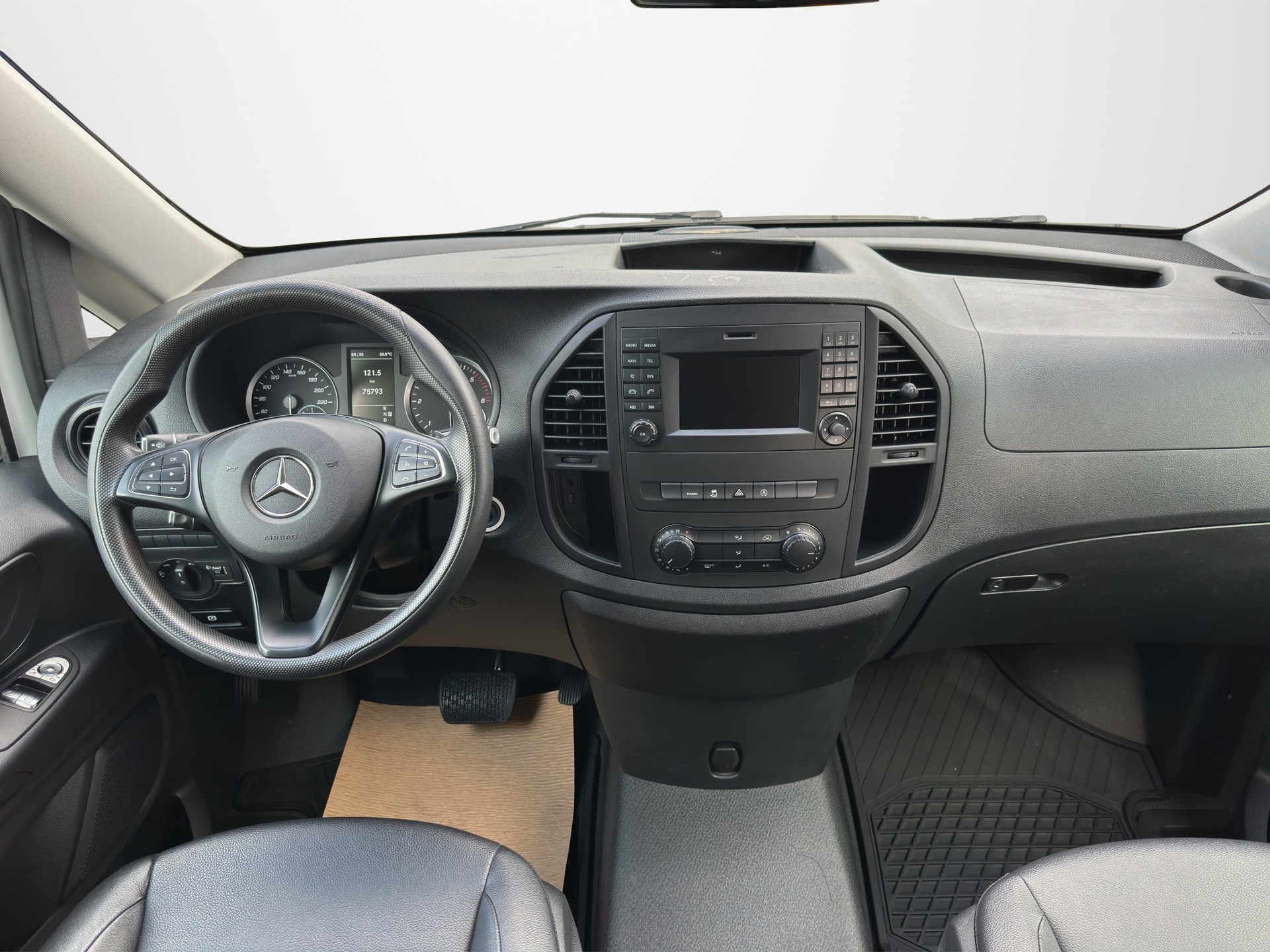 MERCEDES-BENZ Vito 114 CDI Lang Pro Tourer 9G-Tronic-image-11
