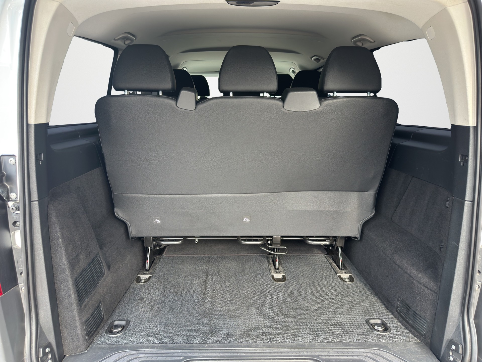 MERCEDES-BENZ Vito 114 CDI Lang Pro Tourer 9G-Tronic-image-16