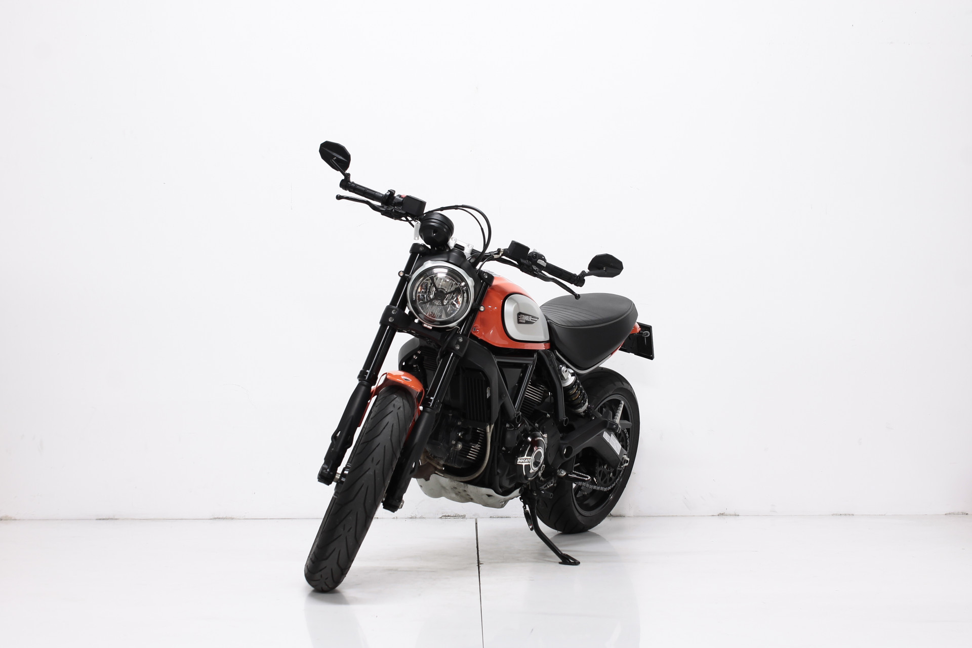 DUCATI Scrambler 803 Icon-showroom-element-3