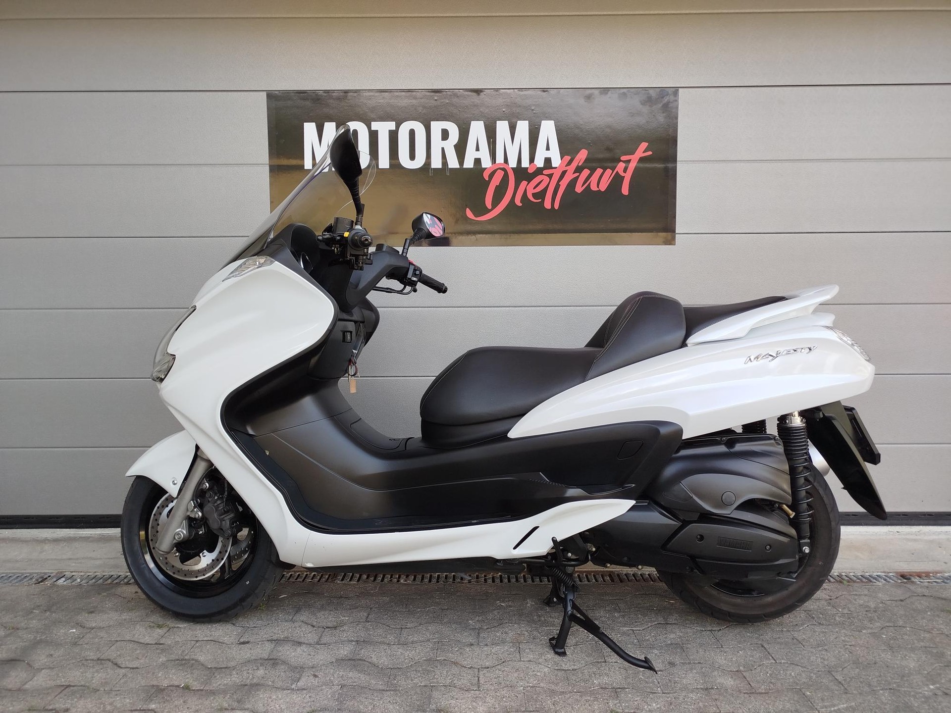 YAMAHA YP 400-showroom-element-2
