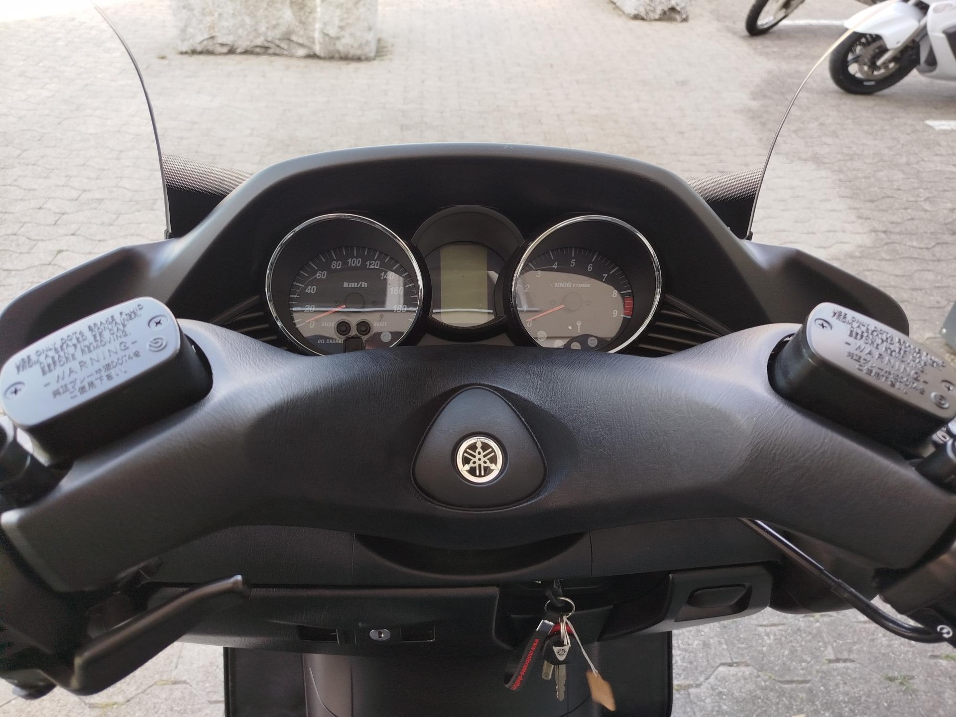 YAMAHA YP 400-image-9