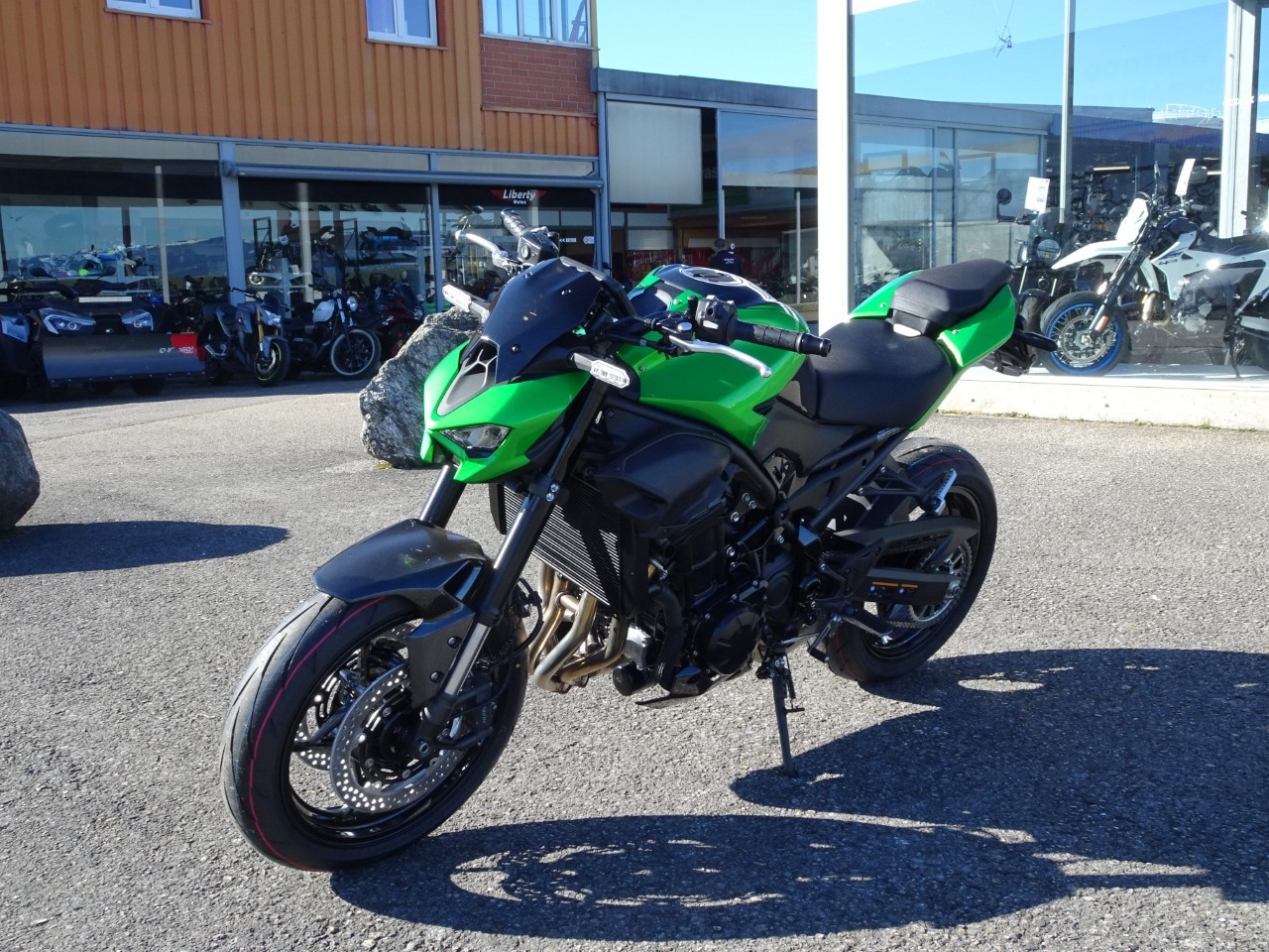 KAWASAKI Z 900 (35kW)-showroom-element-3
