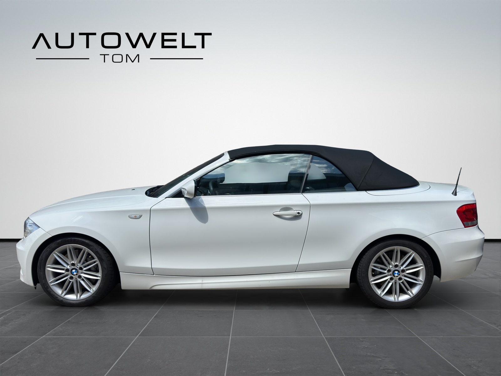 BMW 135i Cabrio DSG M-Sportpaket *Facelift* ** MOTORSCHADEN **-image-1
