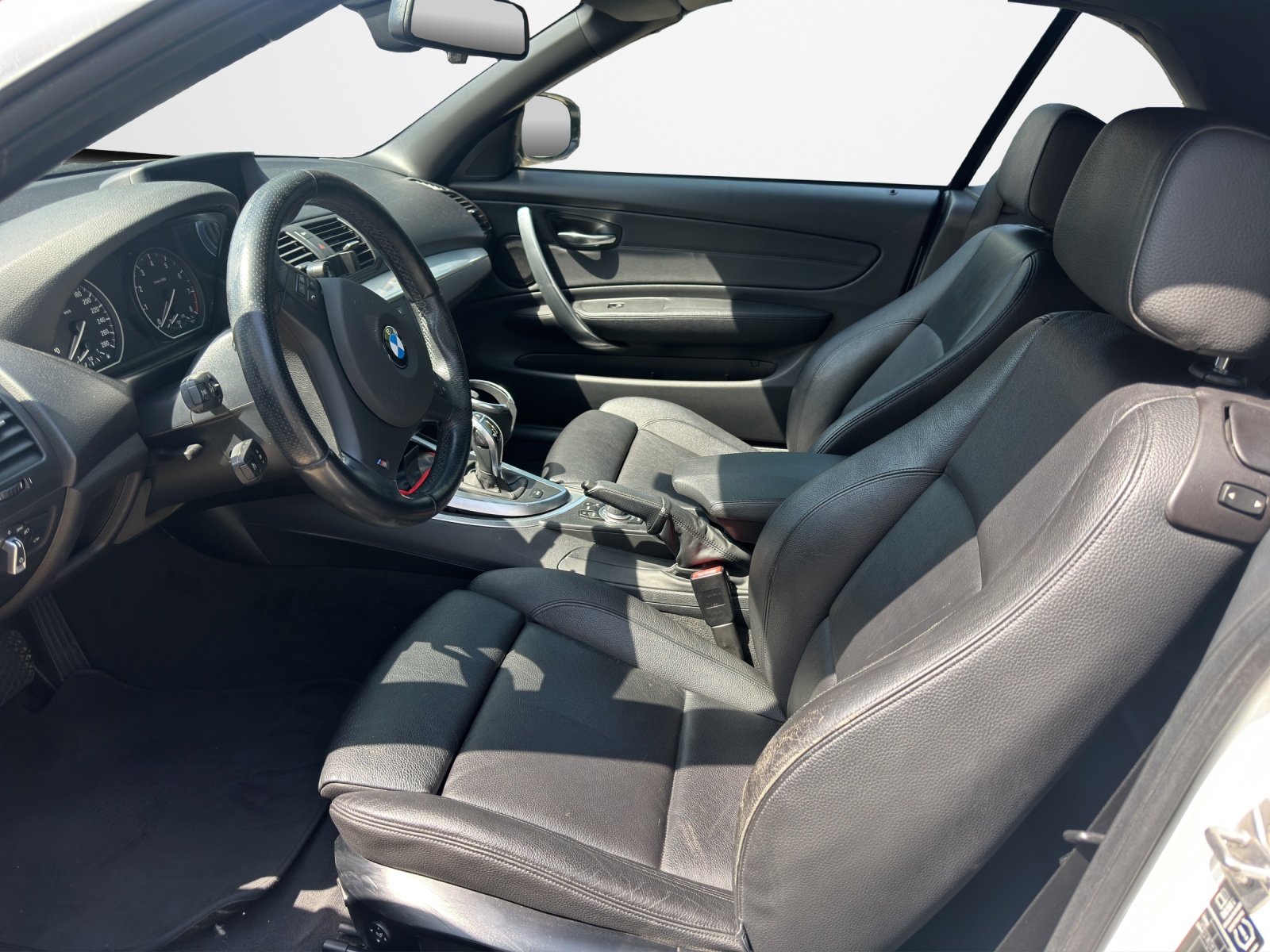 BMW 135i Cabrio DSG M-Sportpaket *Facelift* ** MOTORSCHADEN **-image-6