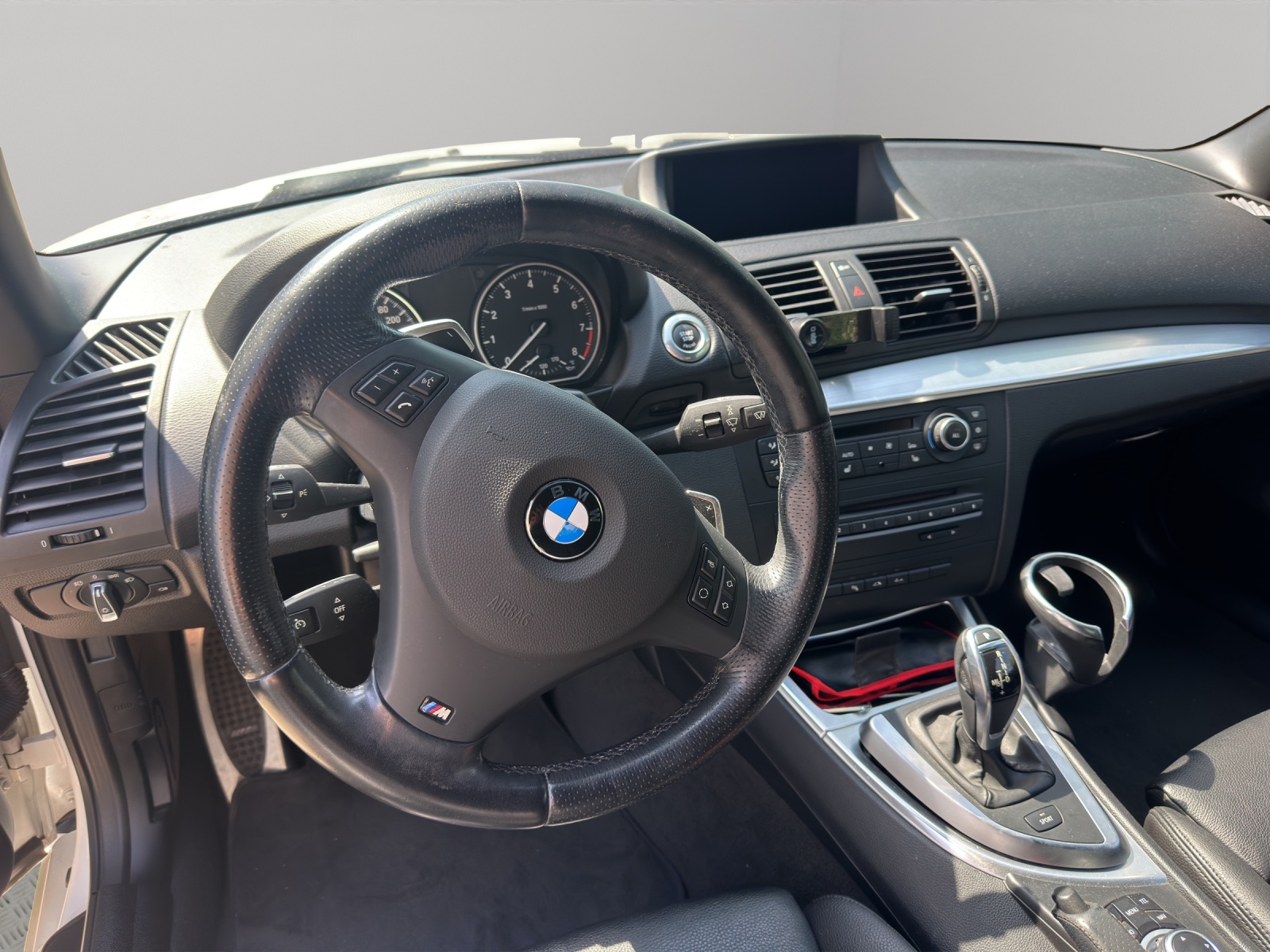 BMW 135i Cabrio DSG M-Sportpaket *Facelift* ** MOTORSCHADEN **-image-8
