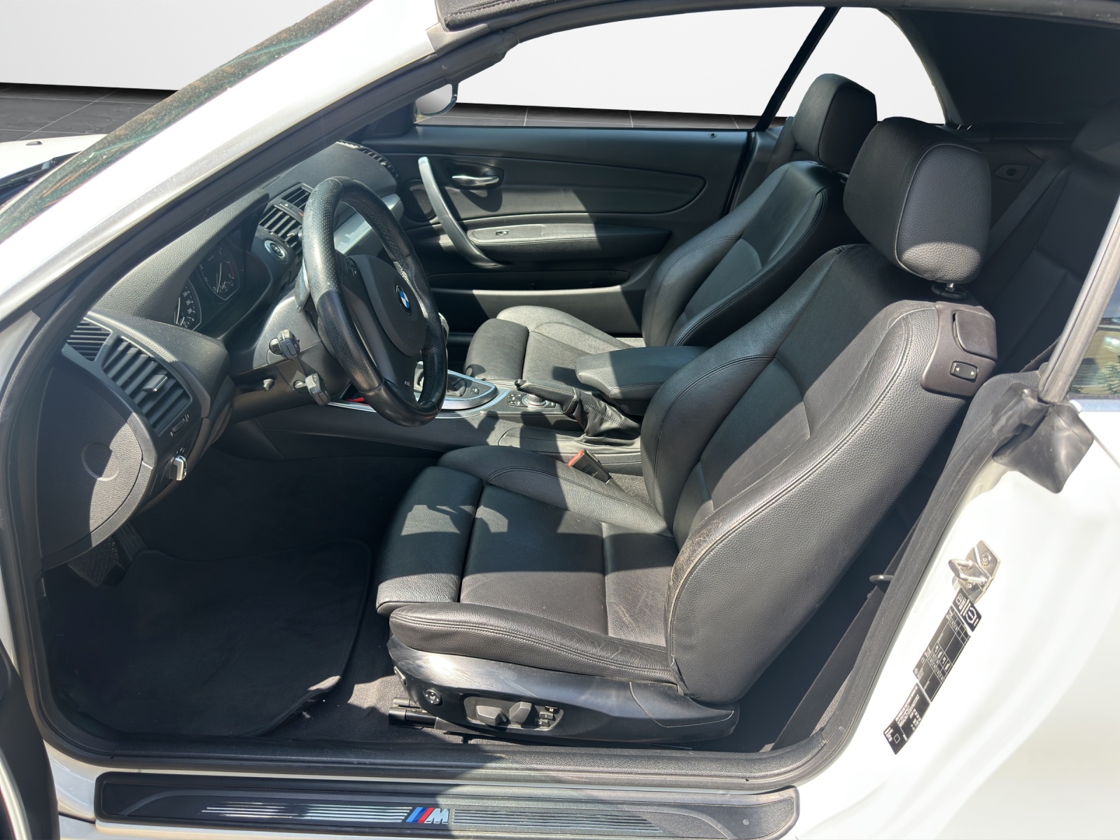 BMW 135i Cabrio DSG M-Sportpaket *Facelift* ** MOTORSCHADEN **-image-10