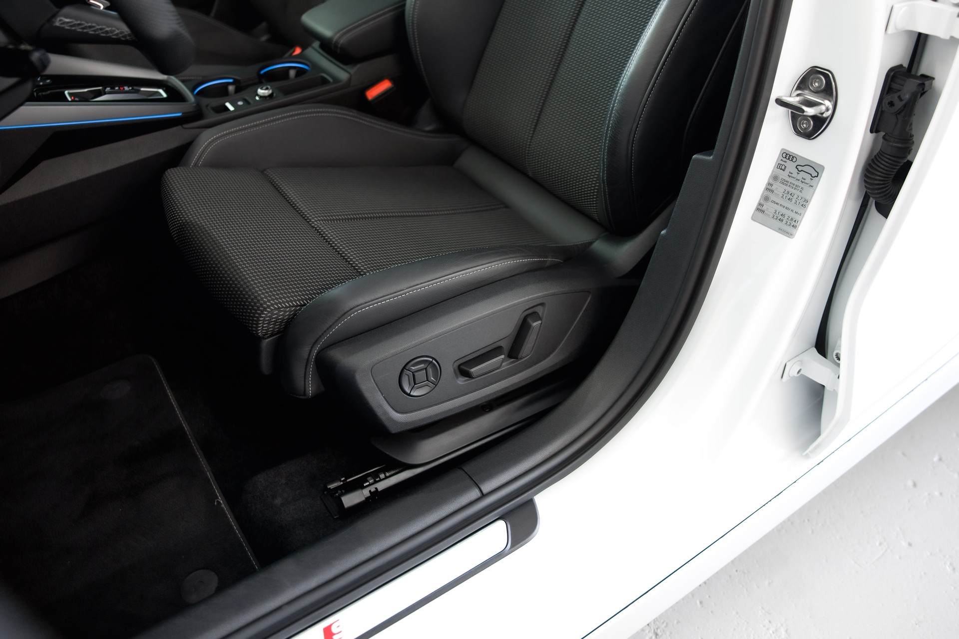 AUDI S3 Sportback TFSI quattro S-tronic-image-20