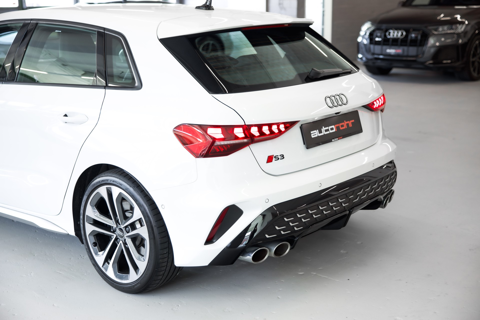 AUDI S3 Sportback TFSI quattro S-tronic-image-13