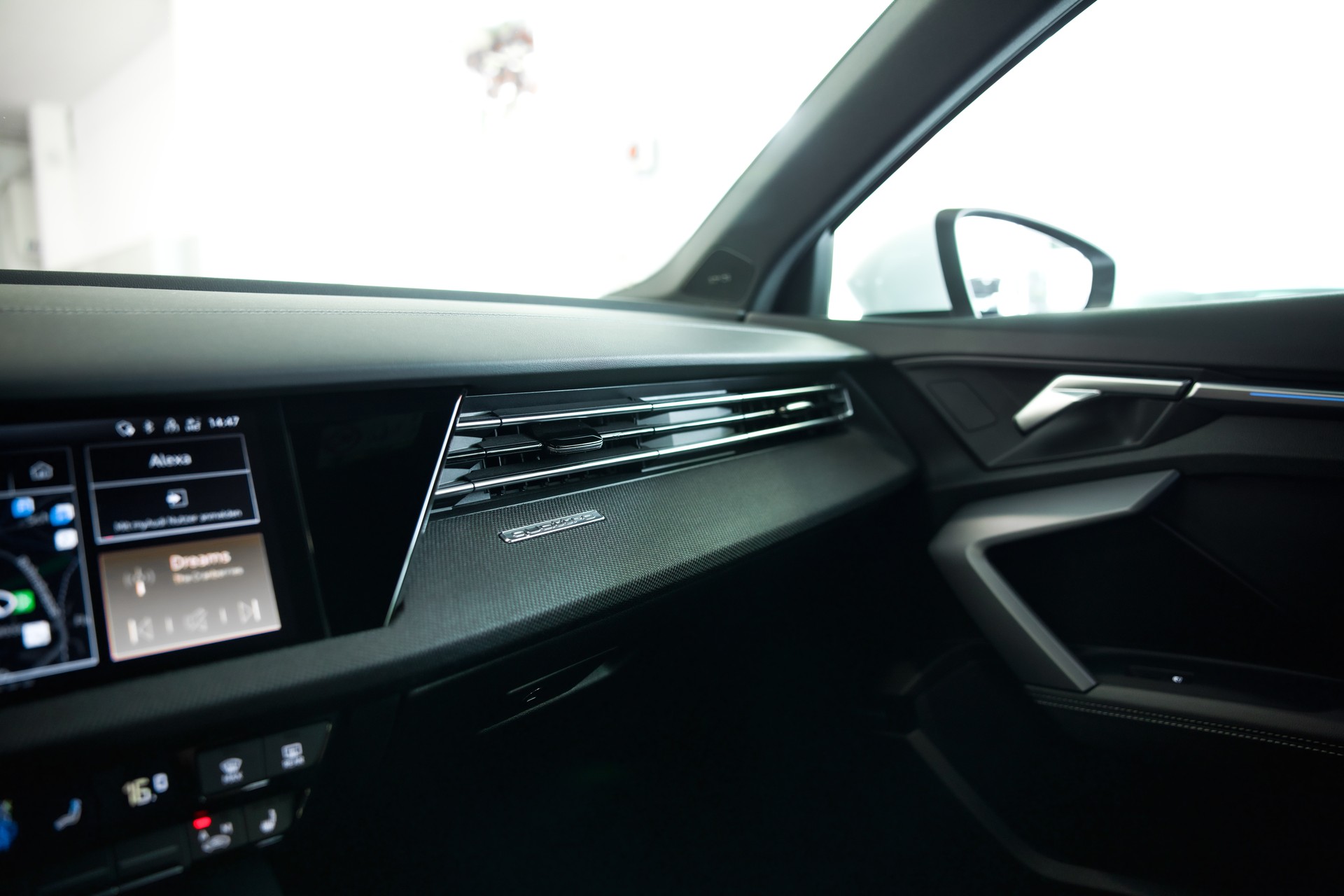 AUDI S3 Sportback TFSI quattro S-tronic-image-28