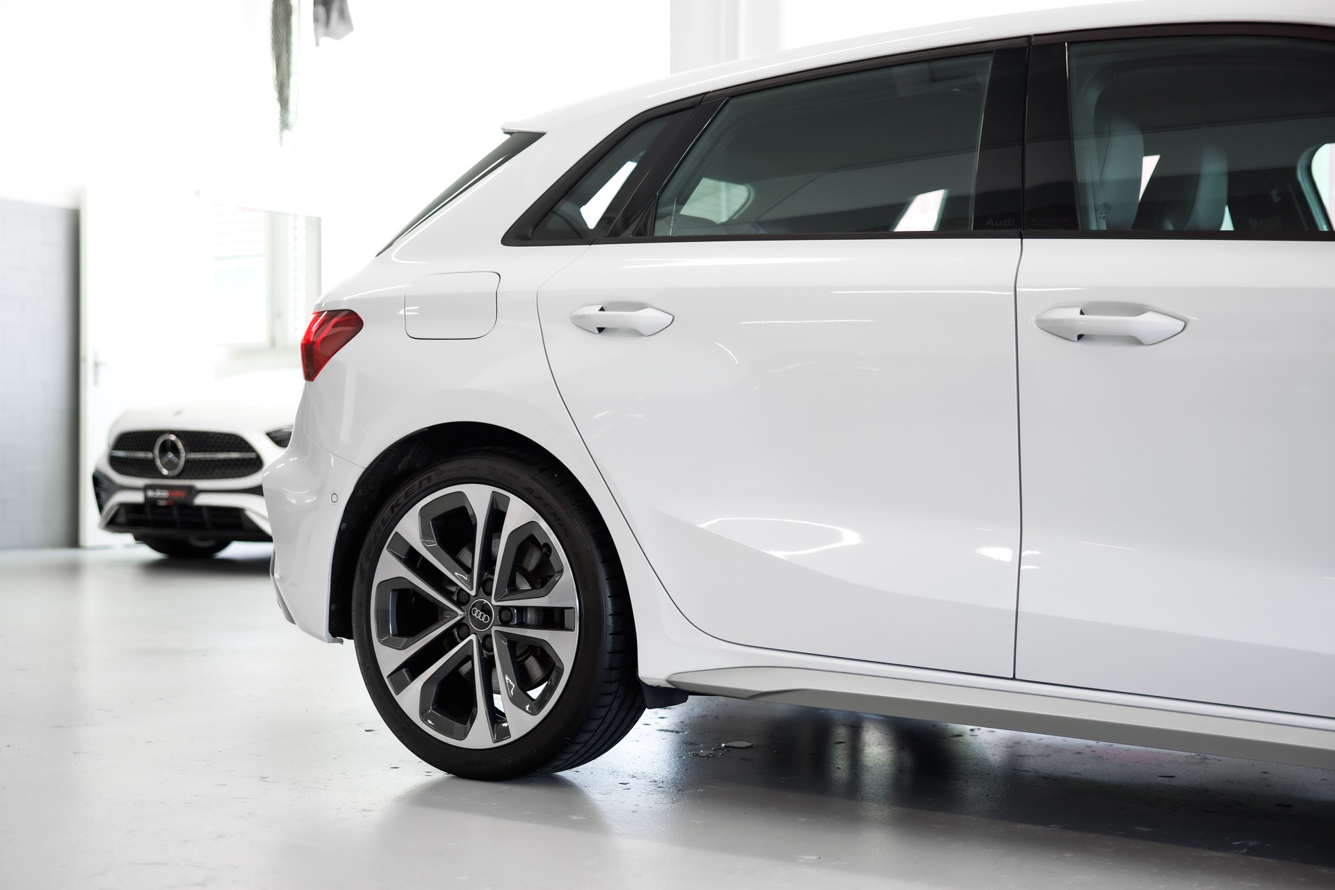 AUDI S3 Sportback TFSI quattro S-tronic-image-11