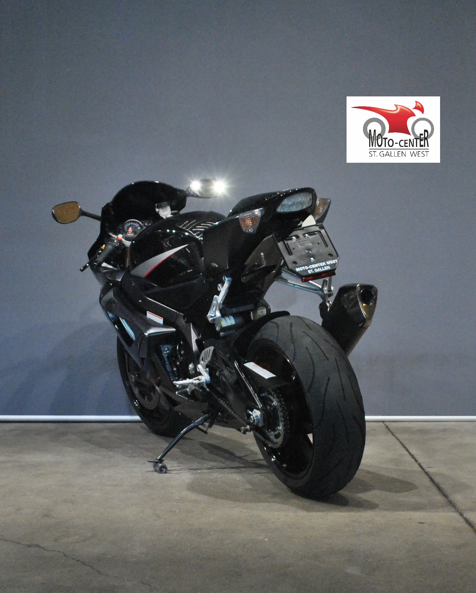 SUZUKI GSX-R 1000-showroom-element-3