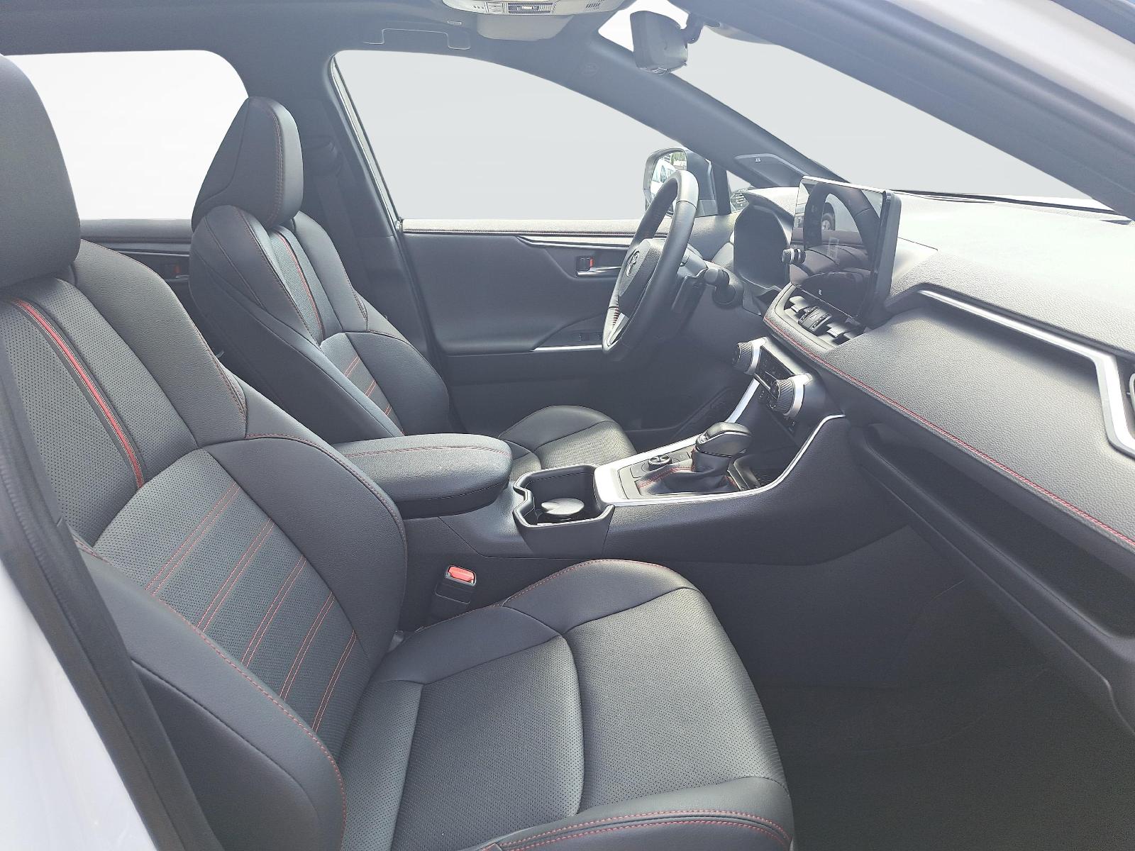 TOYOTA RAV4 2.5 Plug-In-Hybrid Platinum-image-9