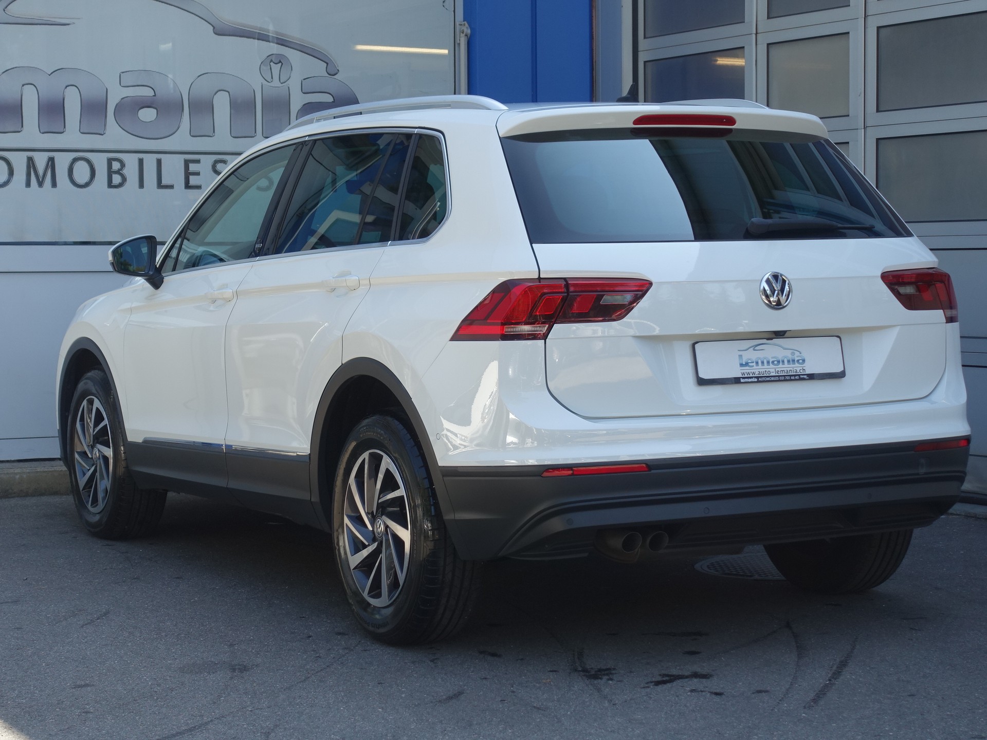 VW Tiguan 2.0 TDI SCR Sound 4Motion-image-3
