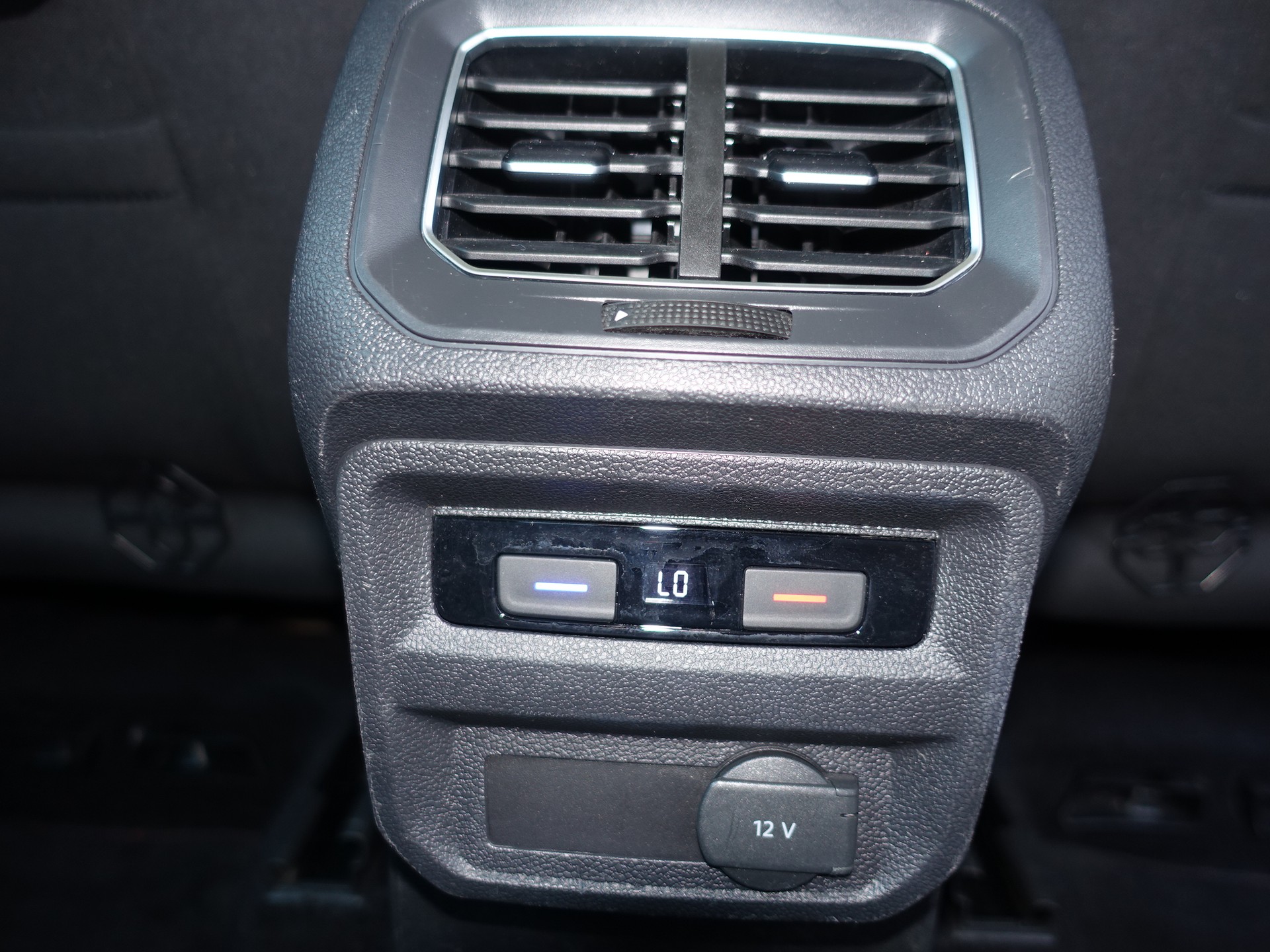 VW Tiguan 2.0 TDI SCR Sound 4Motion-image-19